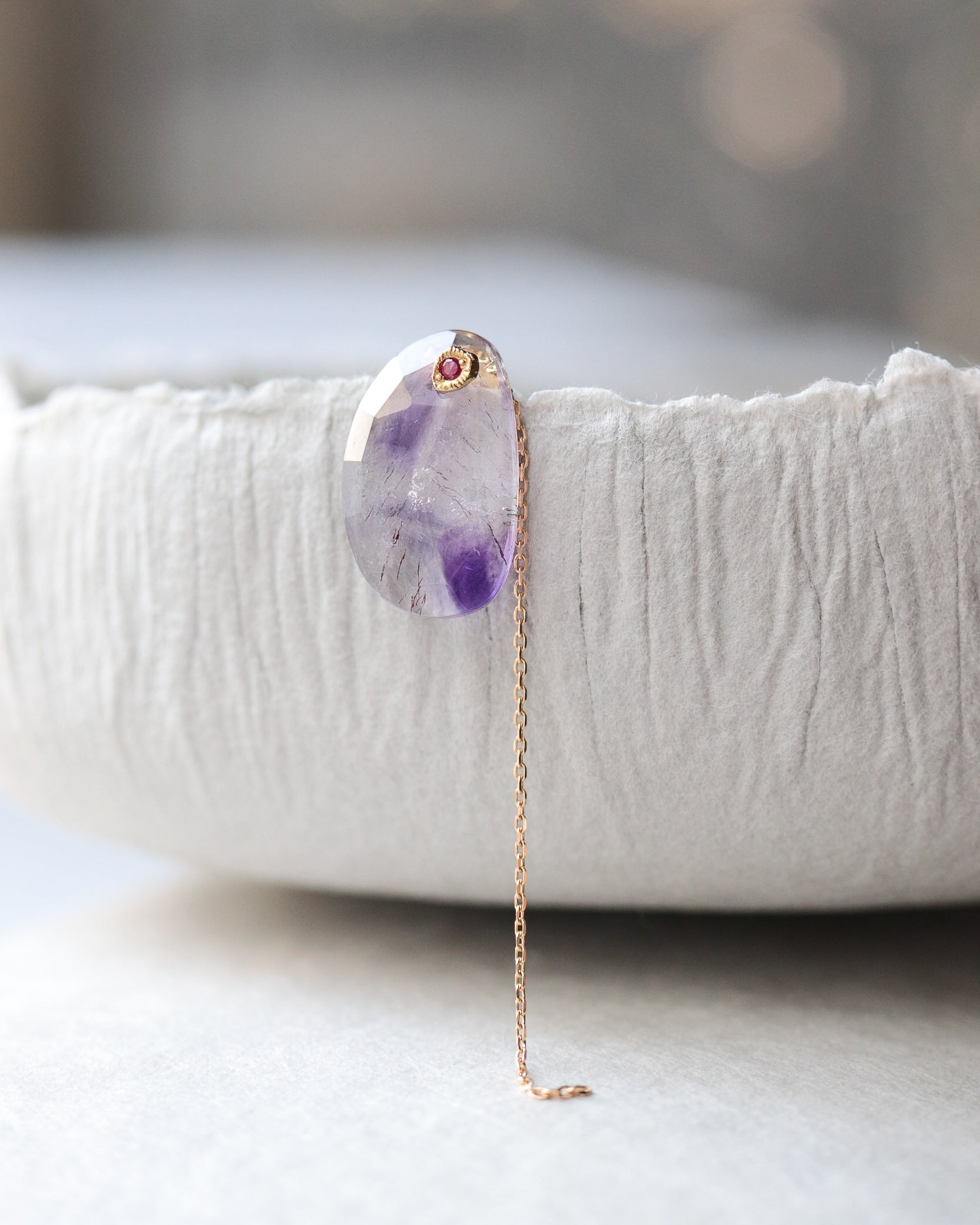 Flat Pierced Earring - Bicolor Amethyst -
