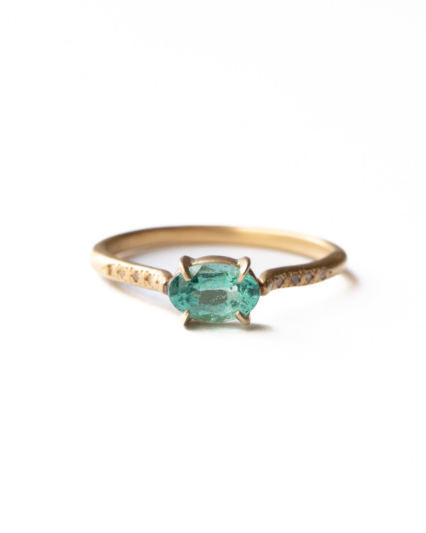 Prong Ring - Emerald -