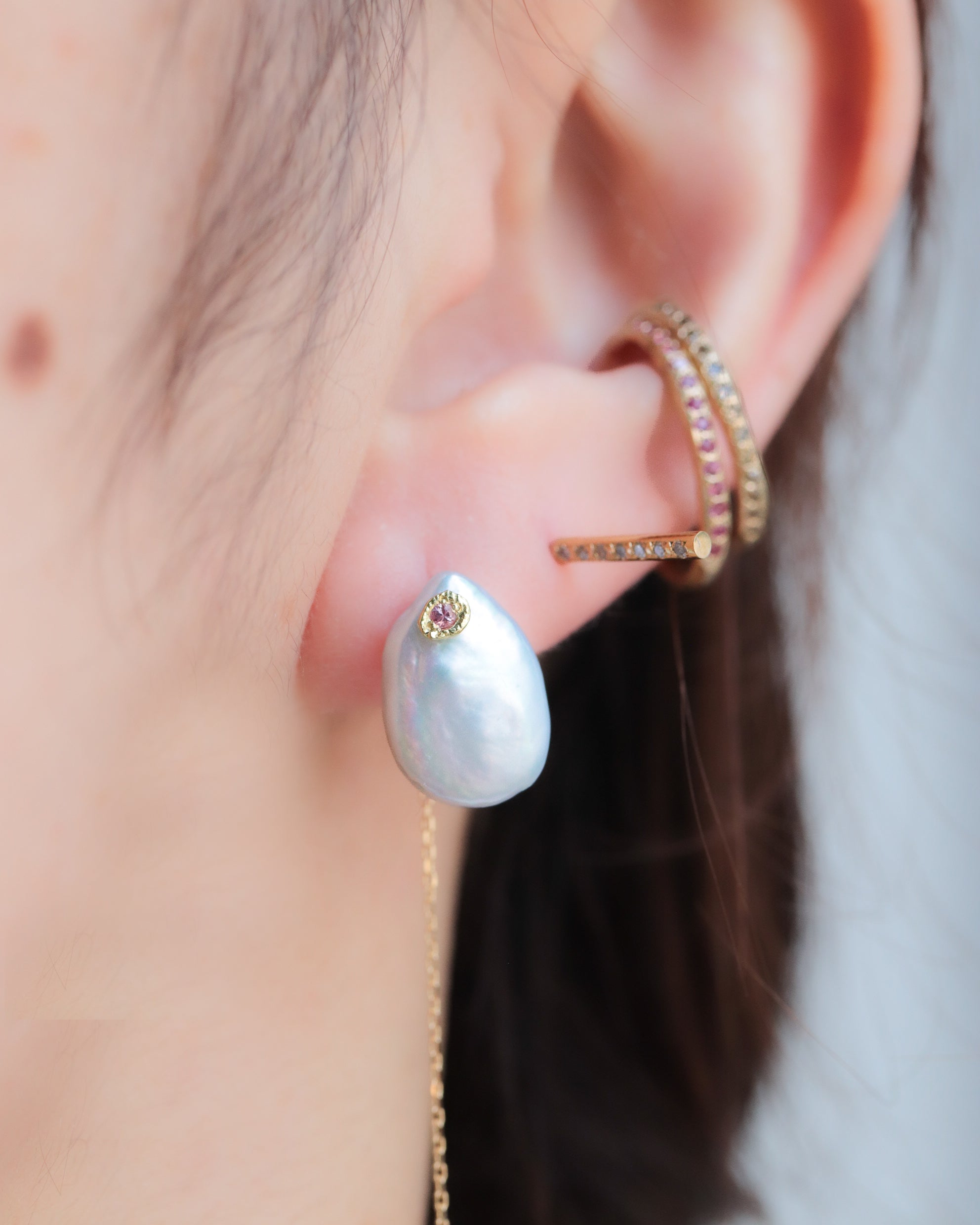 Flat Pierced Earring - Pearl -