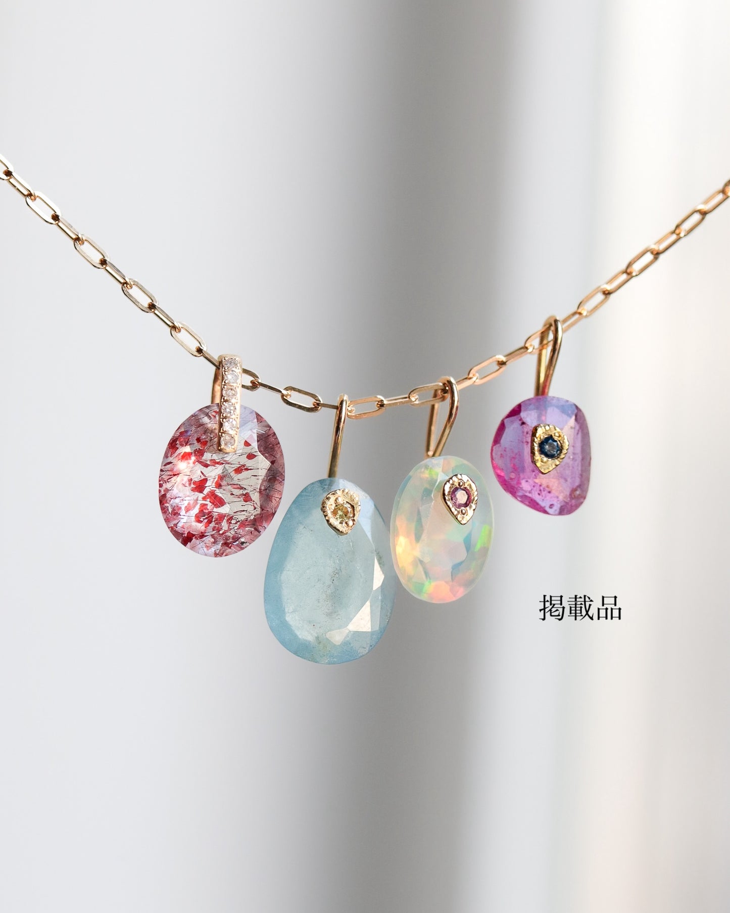 Flat Necklace - Ruby -