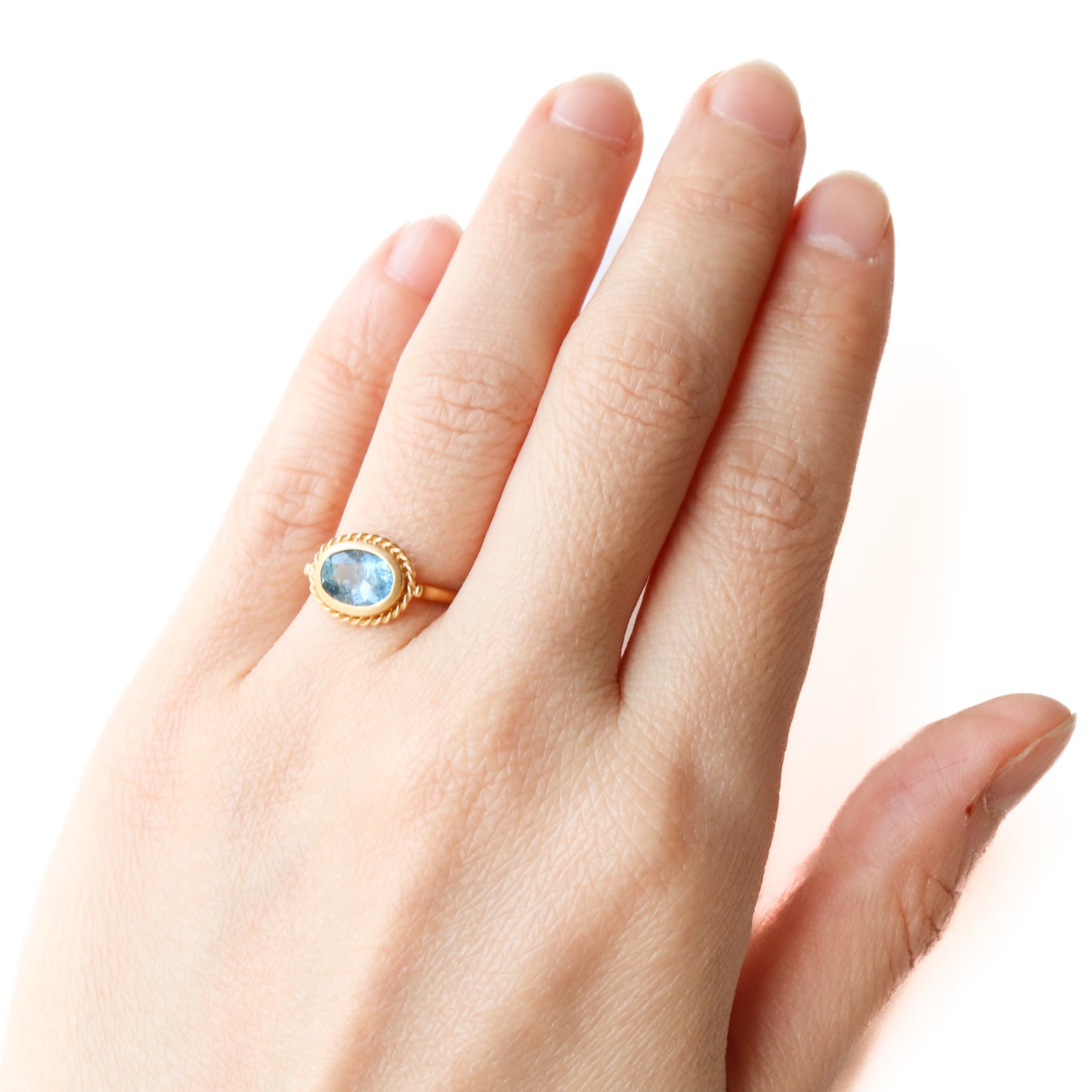 扭转戒指 - 圣玛丽亚海蓝宝石 -