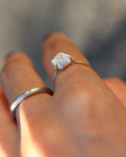 Flat Ring - Rainbow Moonstone -