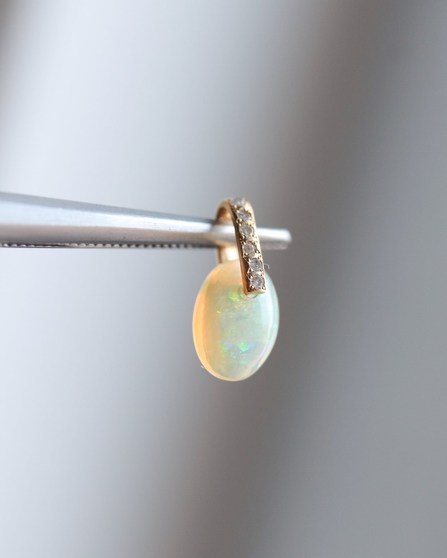 Hibiki Stone Necklace - Opal / Diamond -