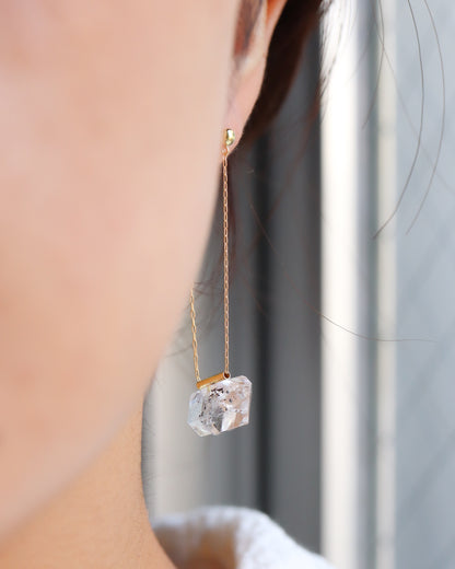 Pipe Pierced Earring - Diamond Quartz -