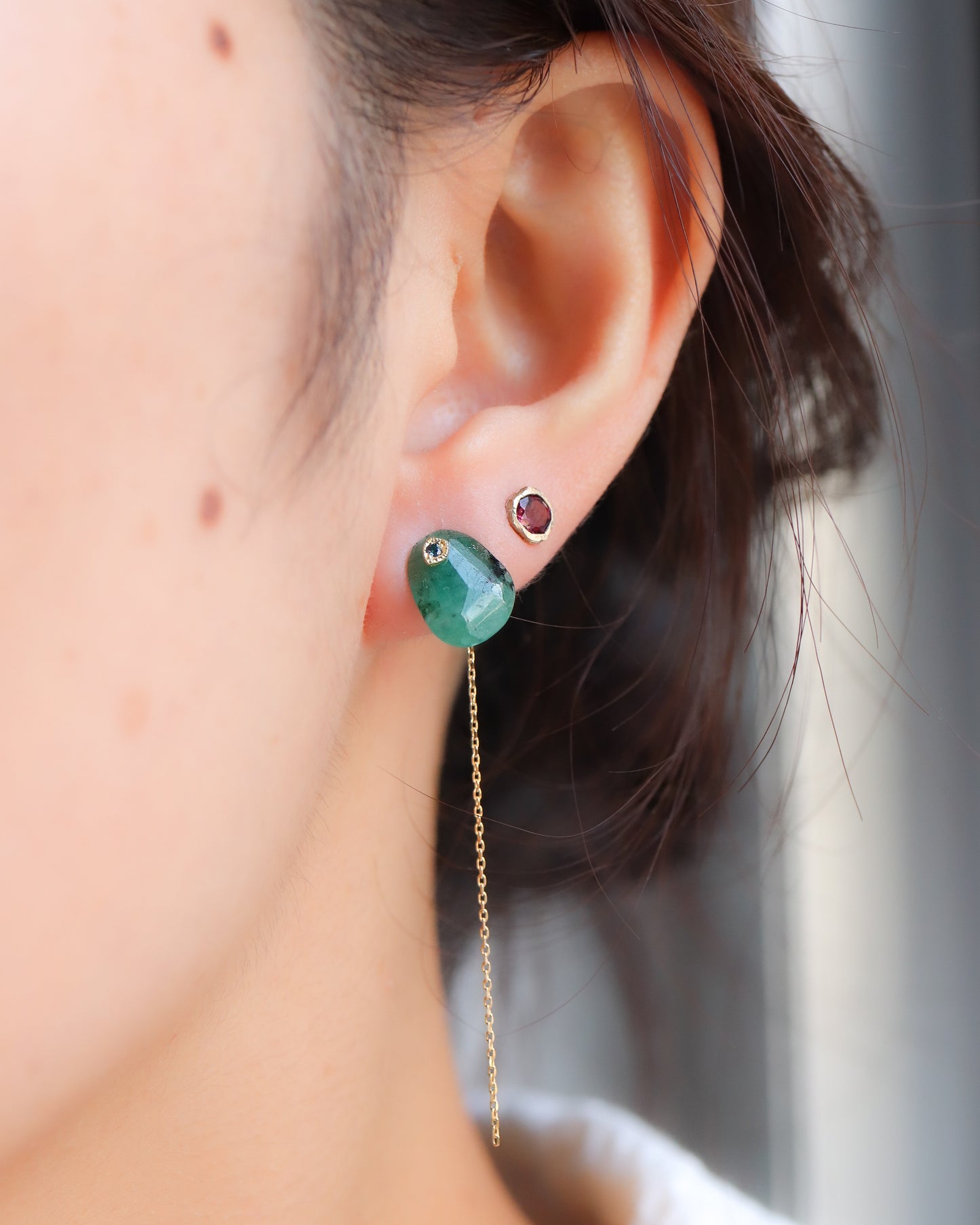 Flat Pierced Earring - Emerald -