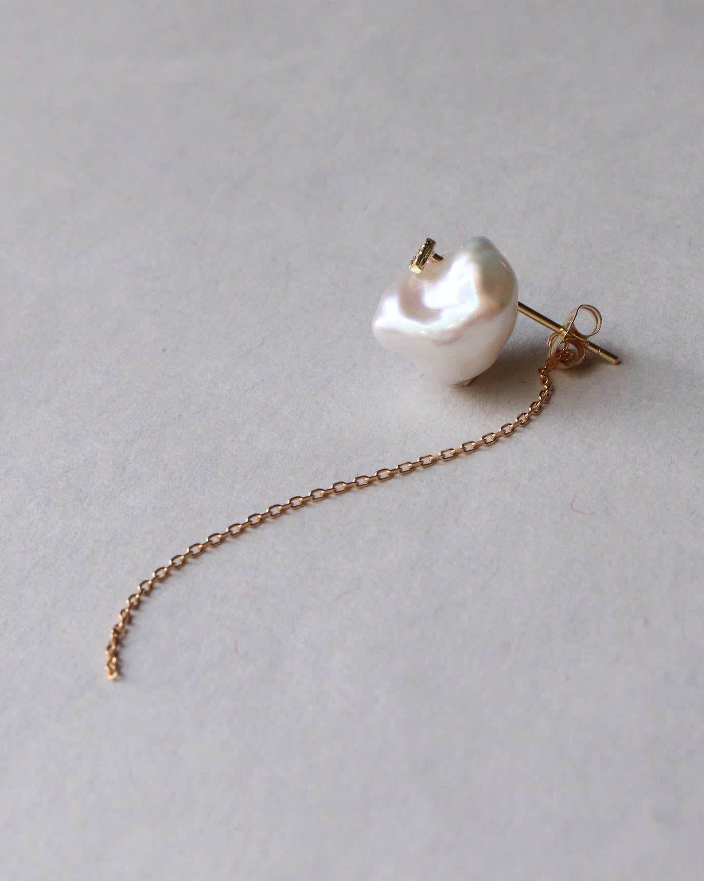 Flat Pierced Earring - Keshi Pearl -