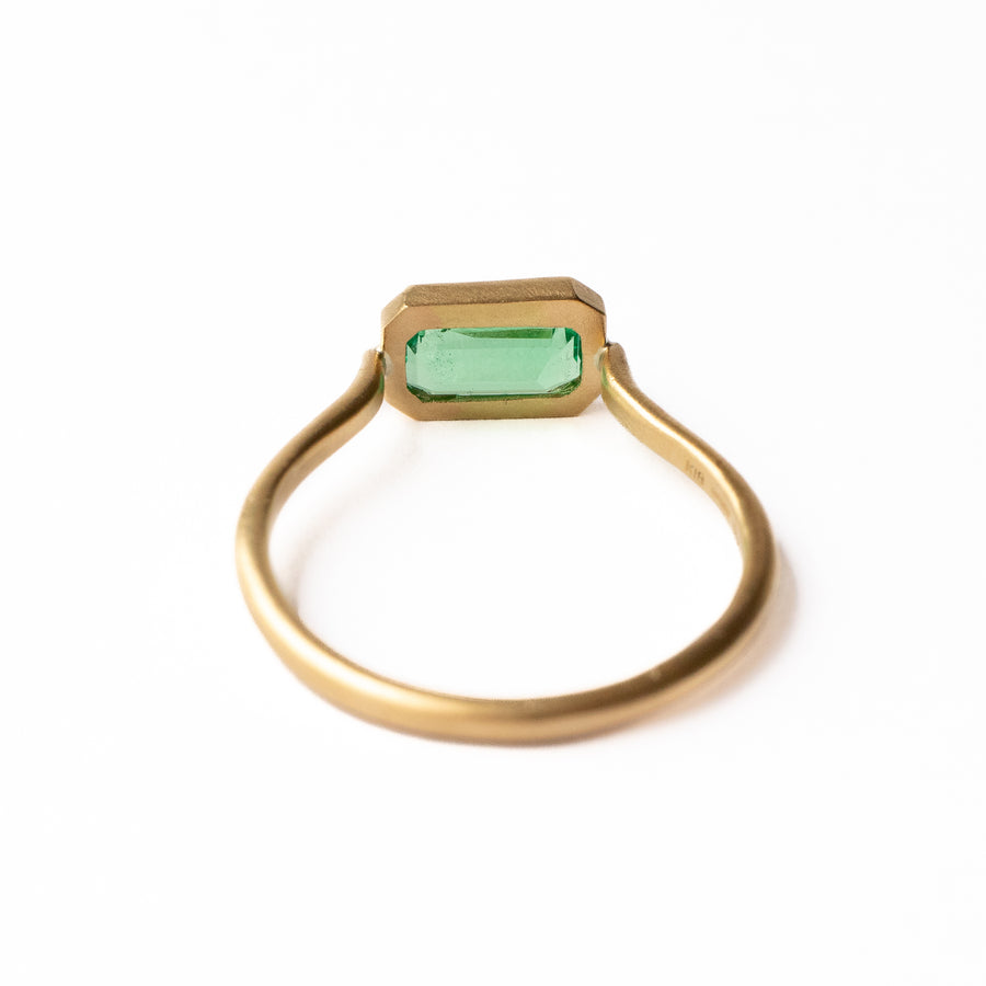 Collet Ring - Emerald -