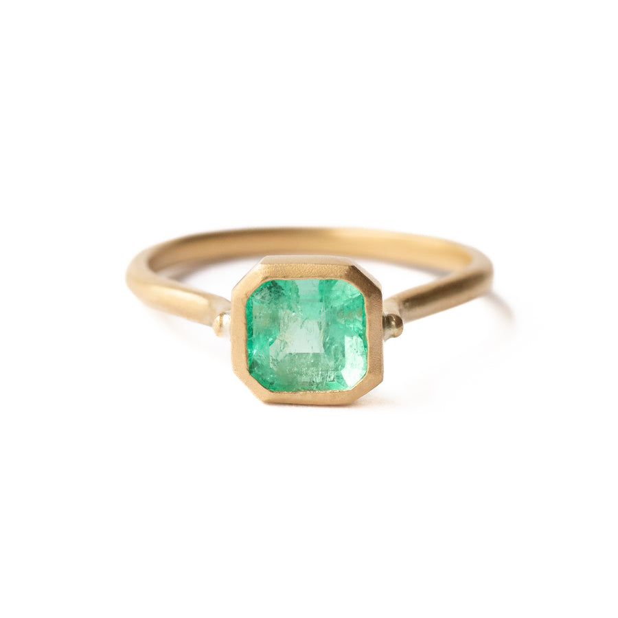 Collet Ring - Emerald - – MONAKA jewellery