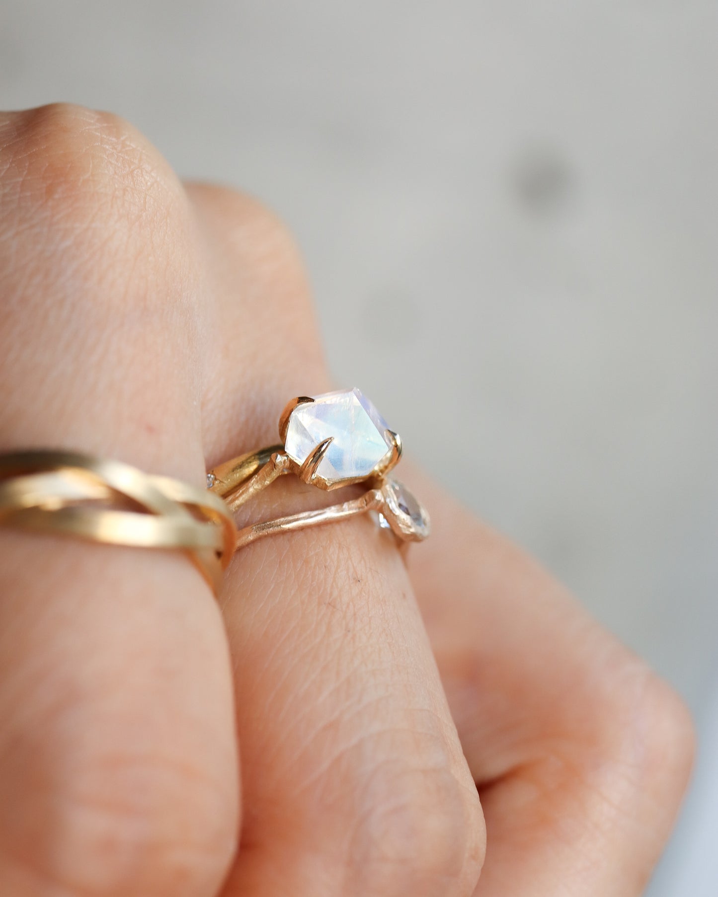 Flat Ring - Rainbow Moonstone -