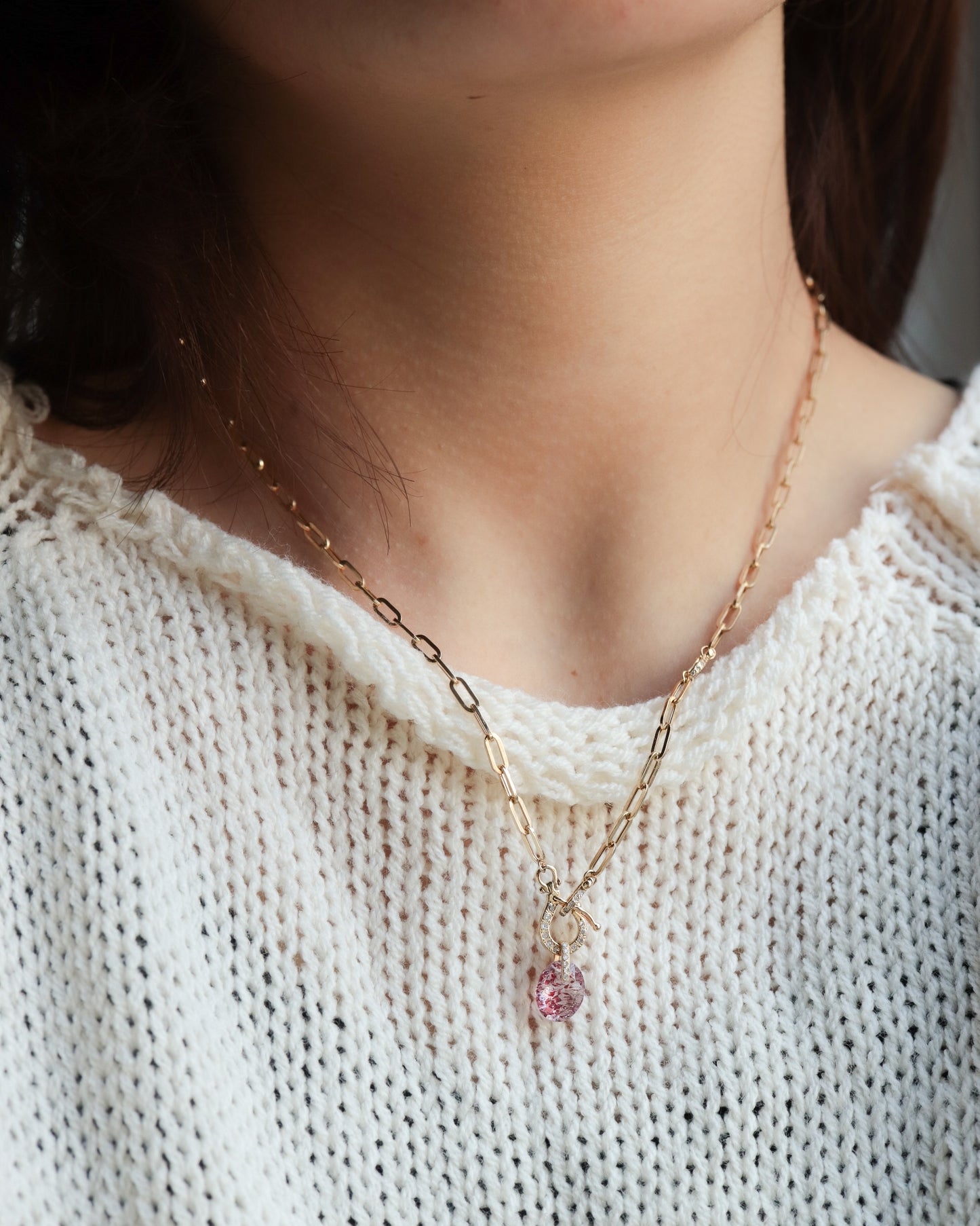 Hibiki Stone Necklace - Strawberry Quartz / Diamond -