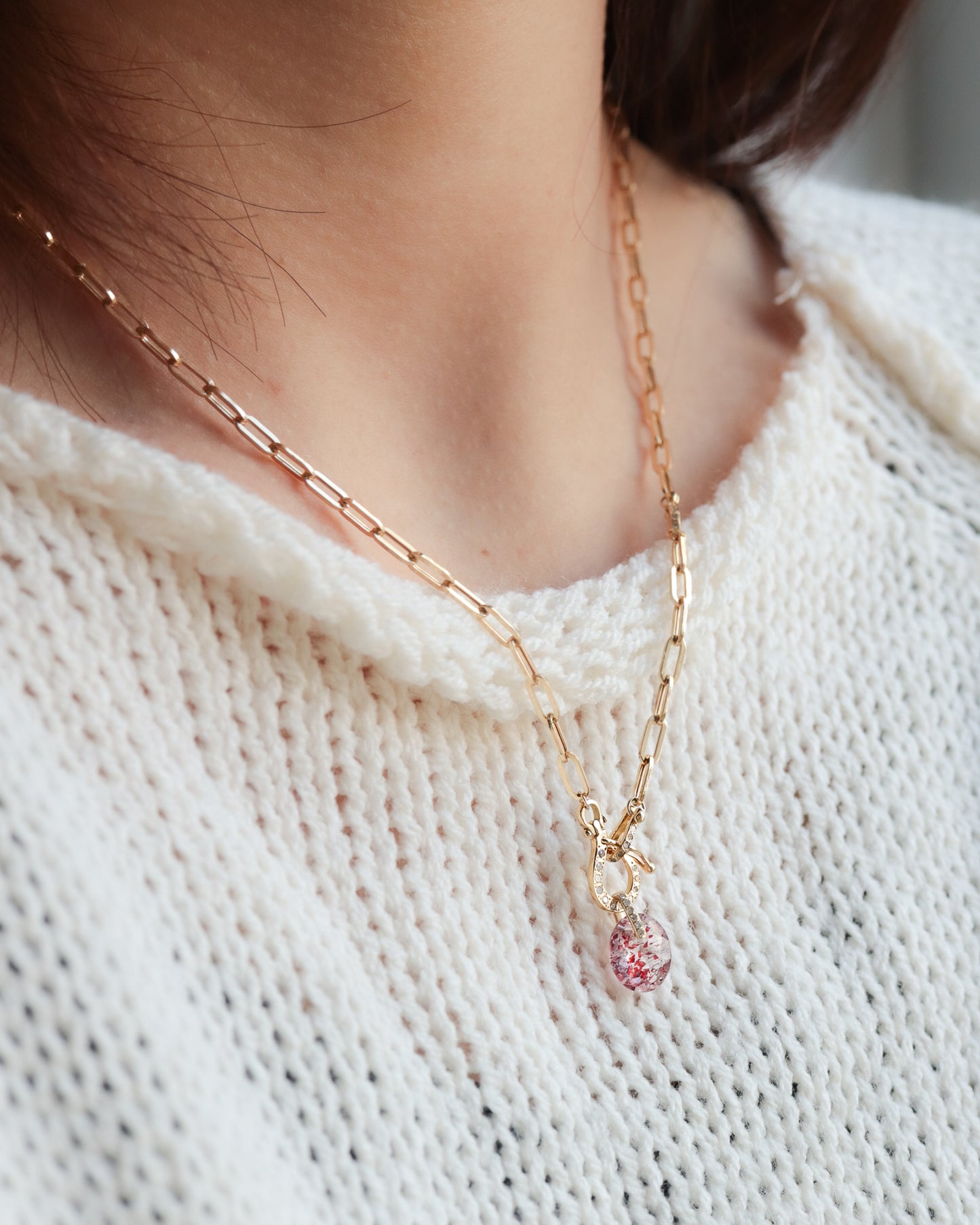 Hibiki Stone Necklace - Strawberry Quartz / Diamond -