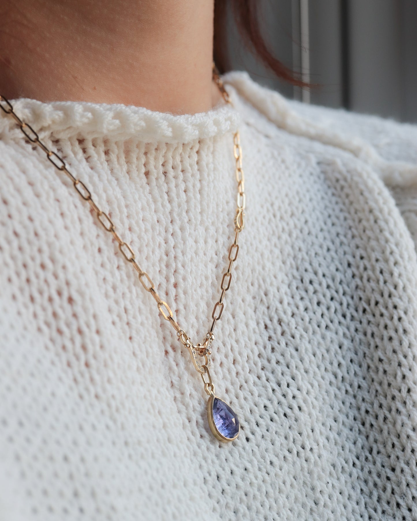 HorseShoe Collet Necklace - Tanzanite -