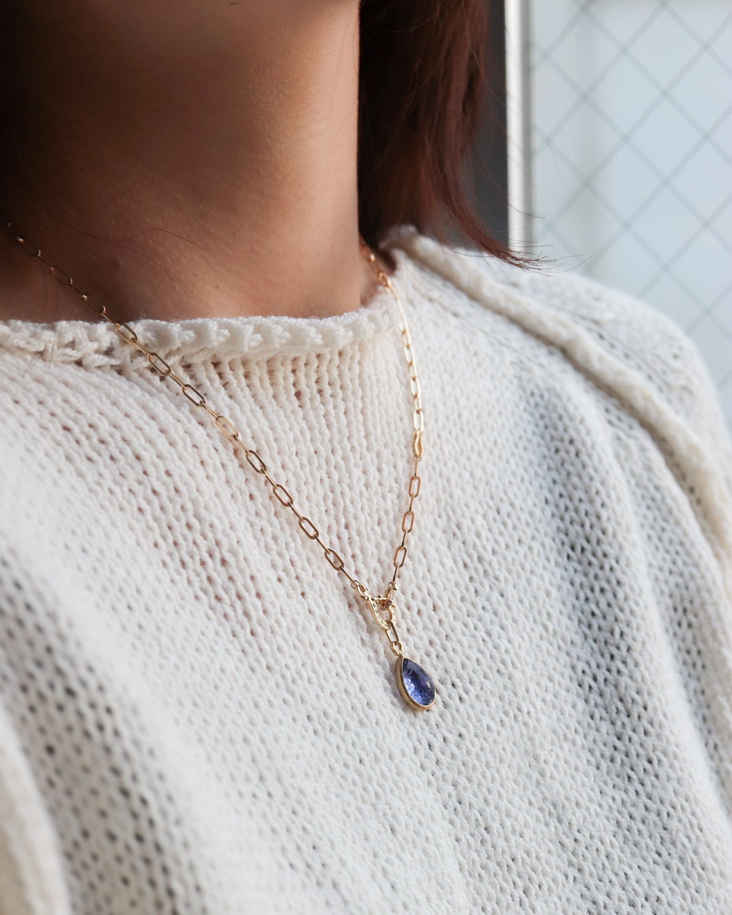 HorseShoe Collet Necklace - Tanzanite -