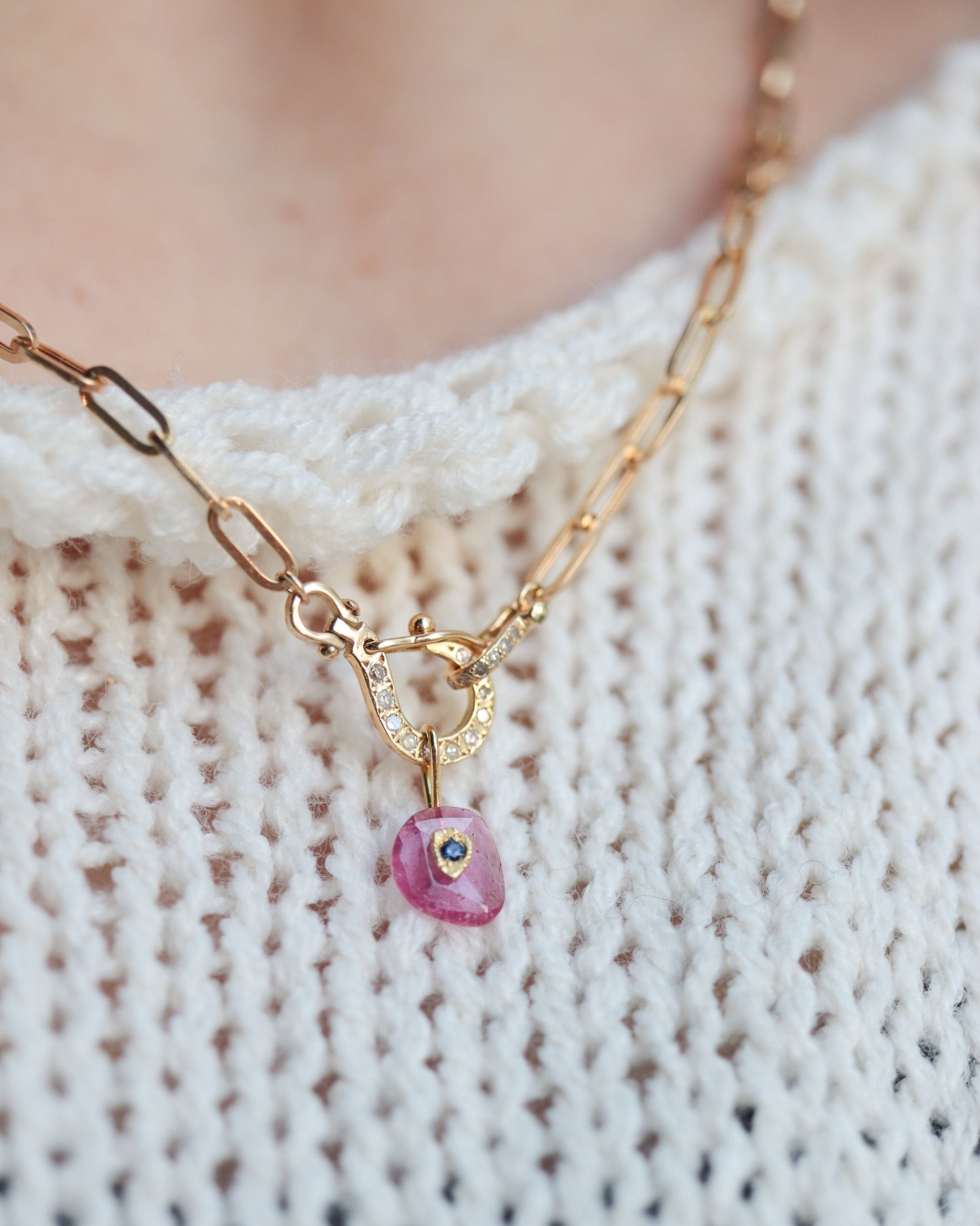 Flat Necklace - Ruby -