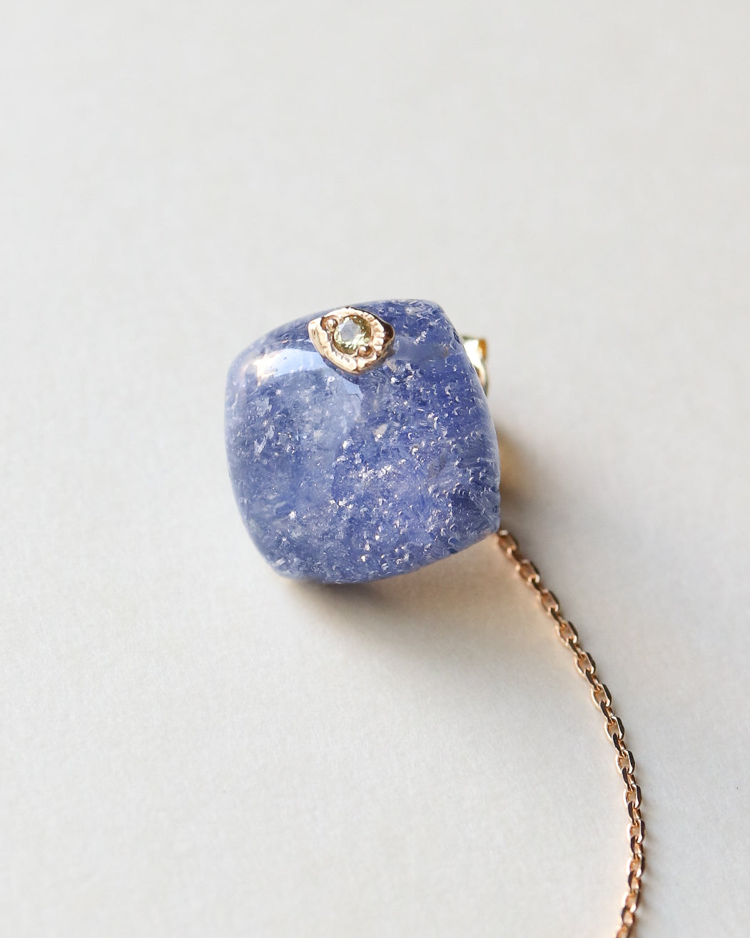 Flat Pierced Earring - Dumortierite in Quartz -【D】