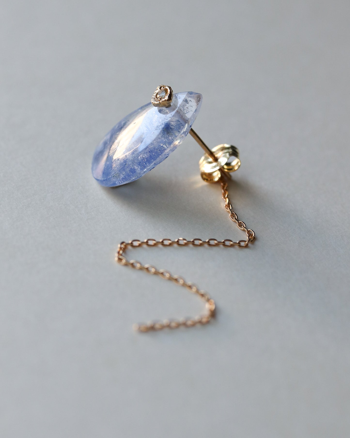 Flat Pierced Earring - Dumortierite in Quartz -【A】