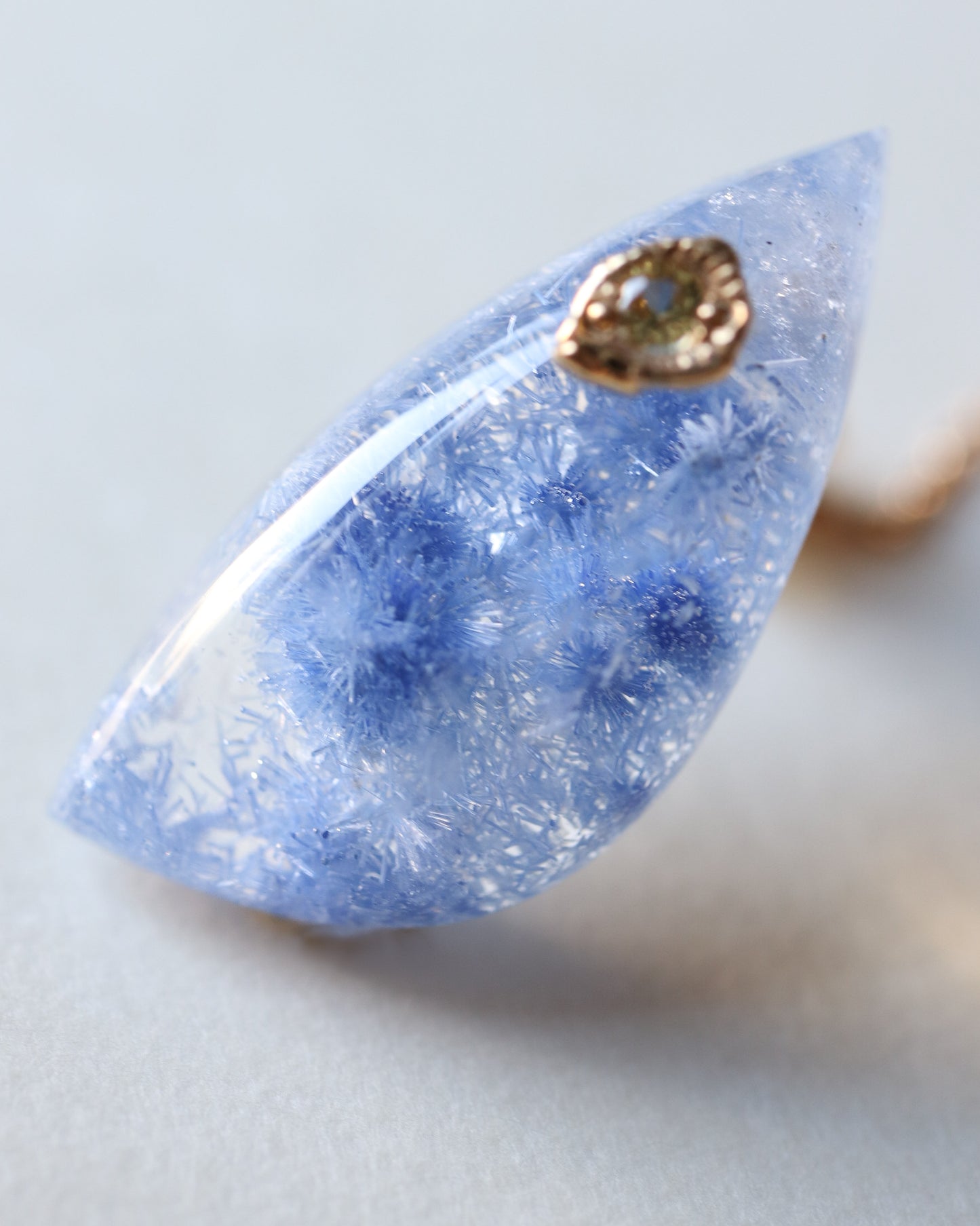 Flat Pierced Earring - Dumortierite in Quartz - 【B】