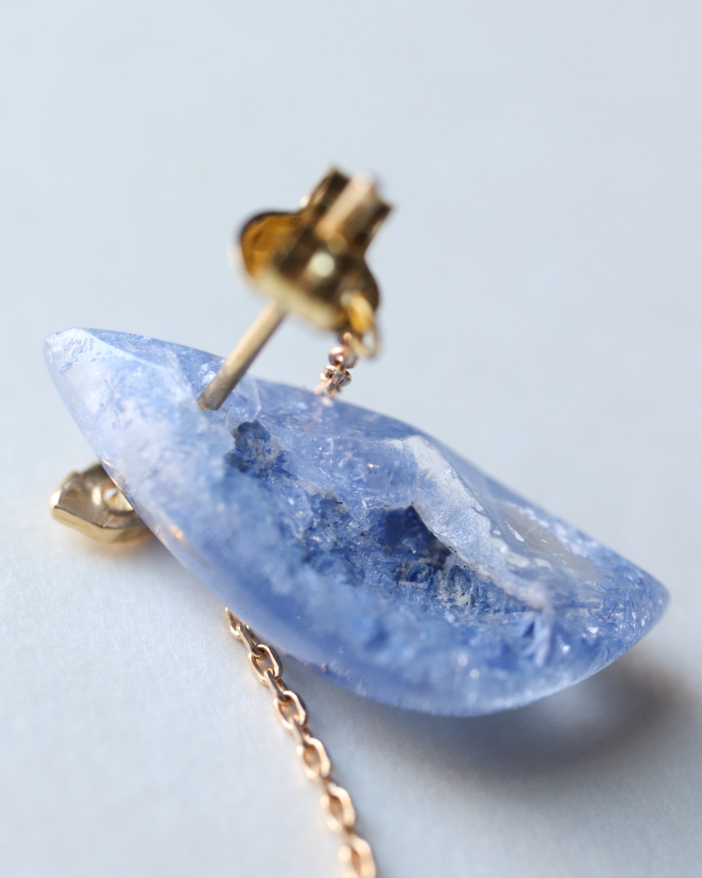 Flat Pierced Earring - Dumortierite in Quartz - 【B】