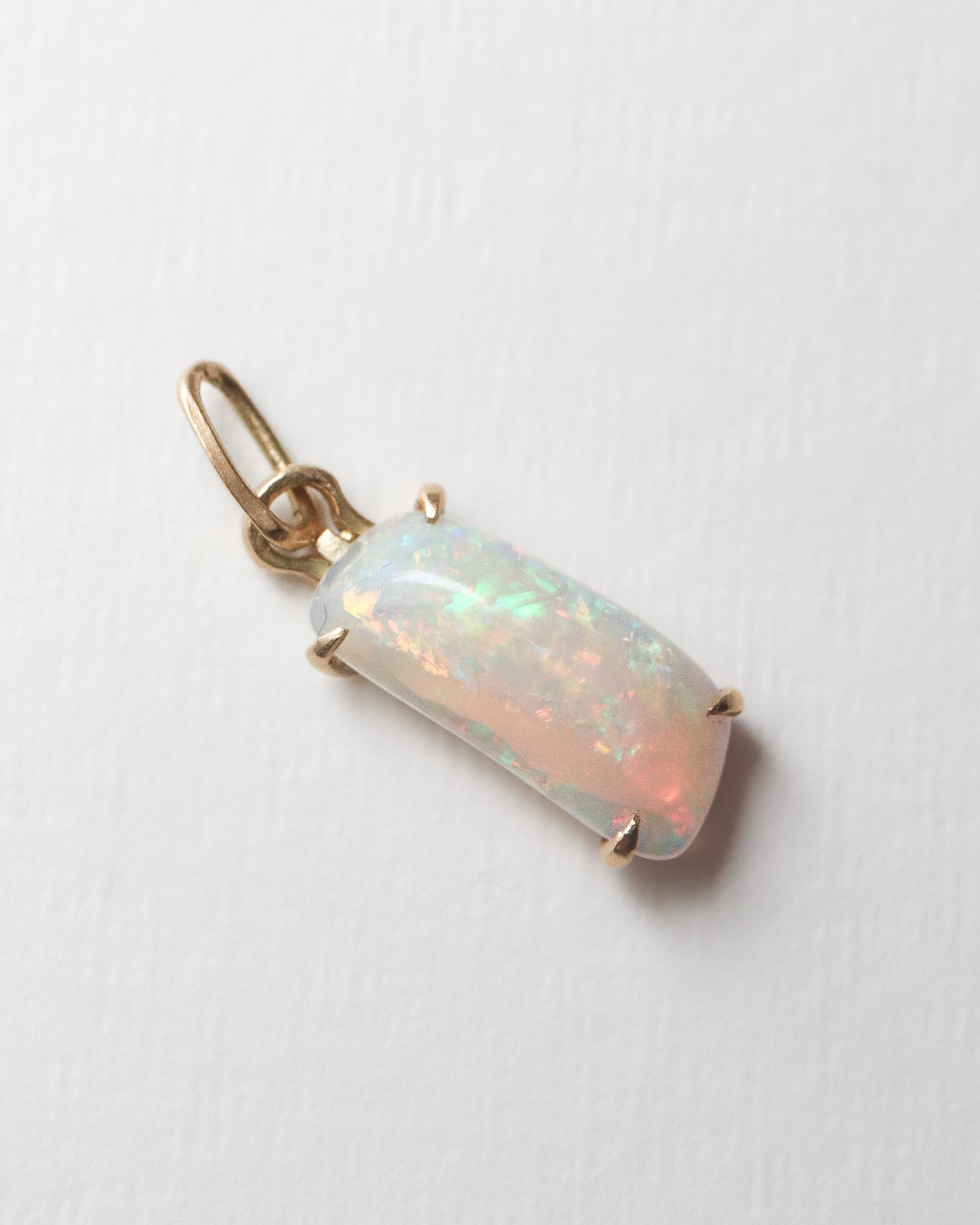 HorseShoe Prong Necklace - Opal -