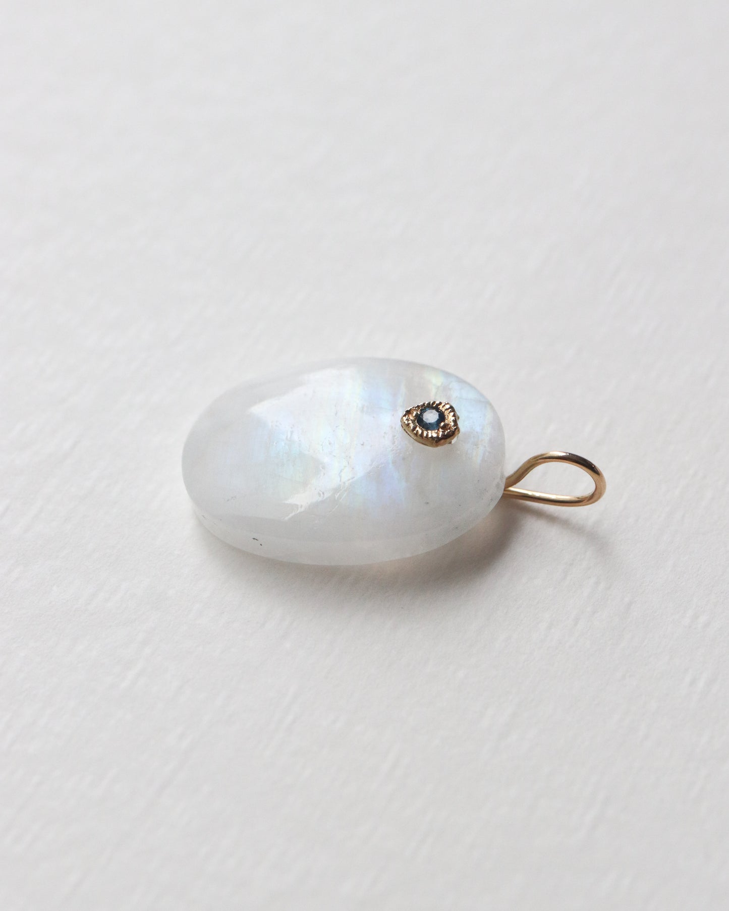 Flat Necklace - Rainbow Moon Stone -