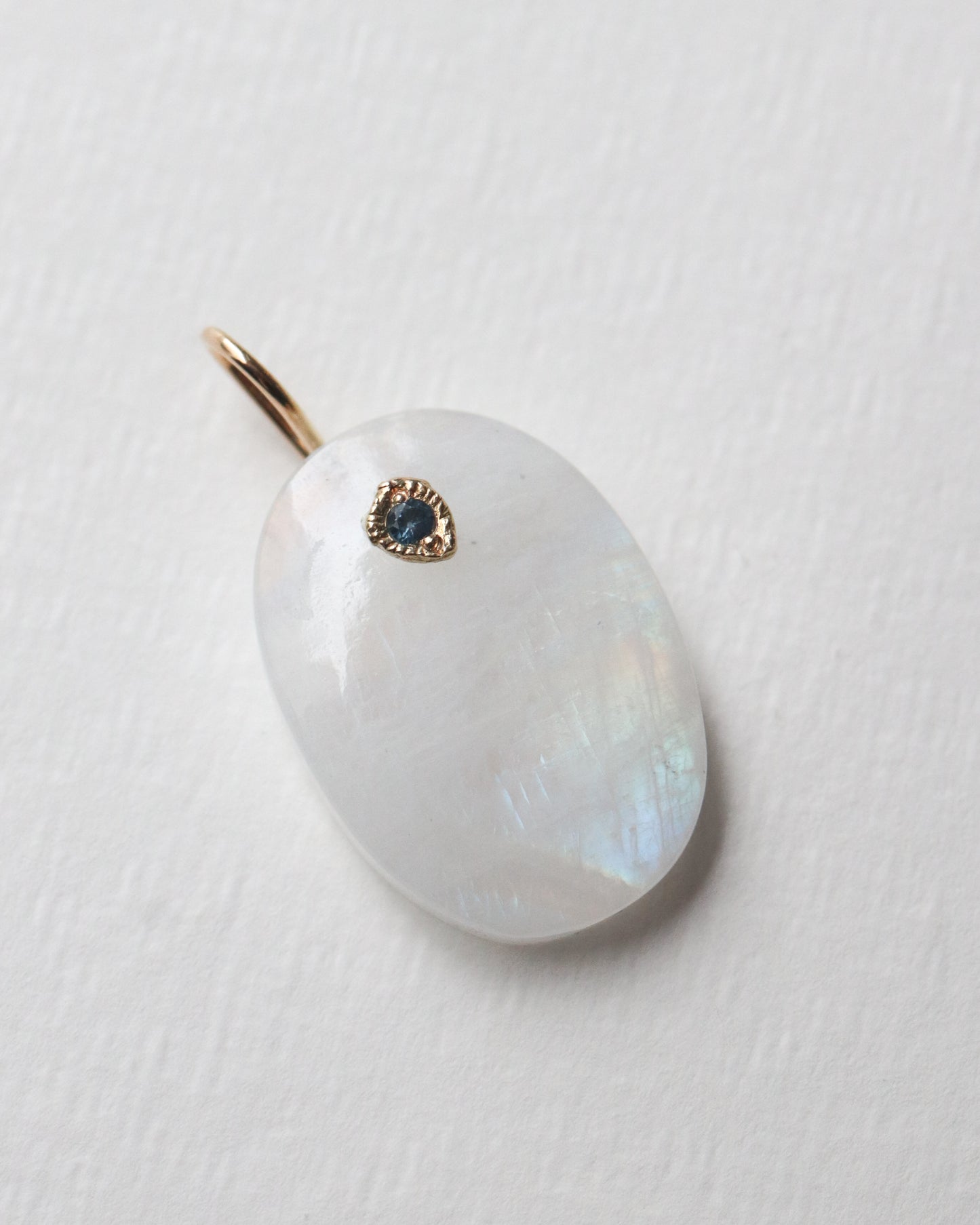 Flat Necklace - Rainbow Moon Stone -