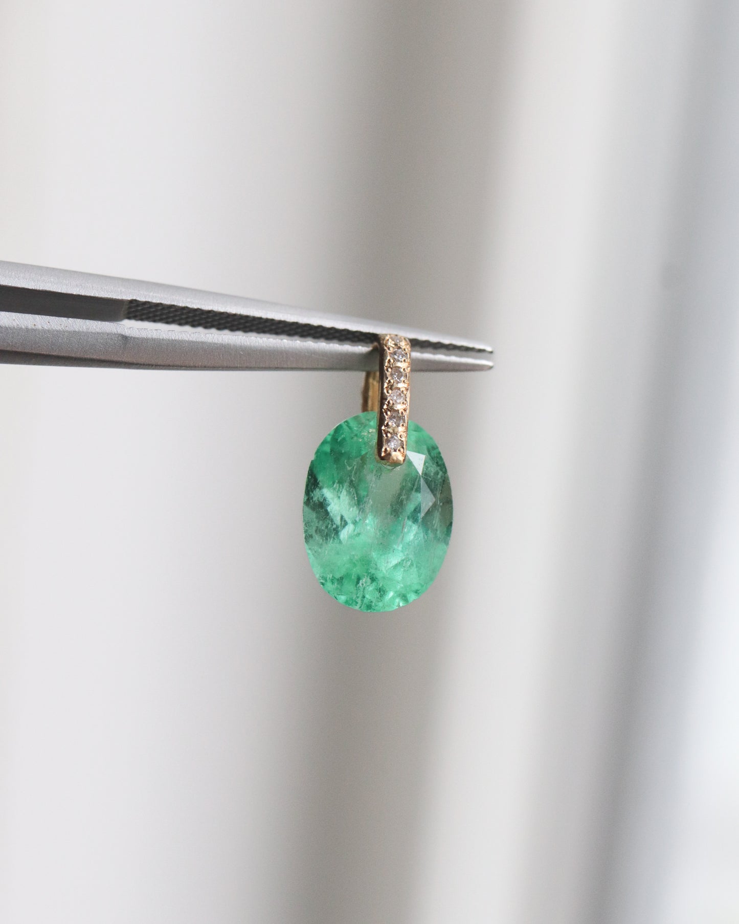 Hibiki Stone Necklace - Emerald / Diamond -
