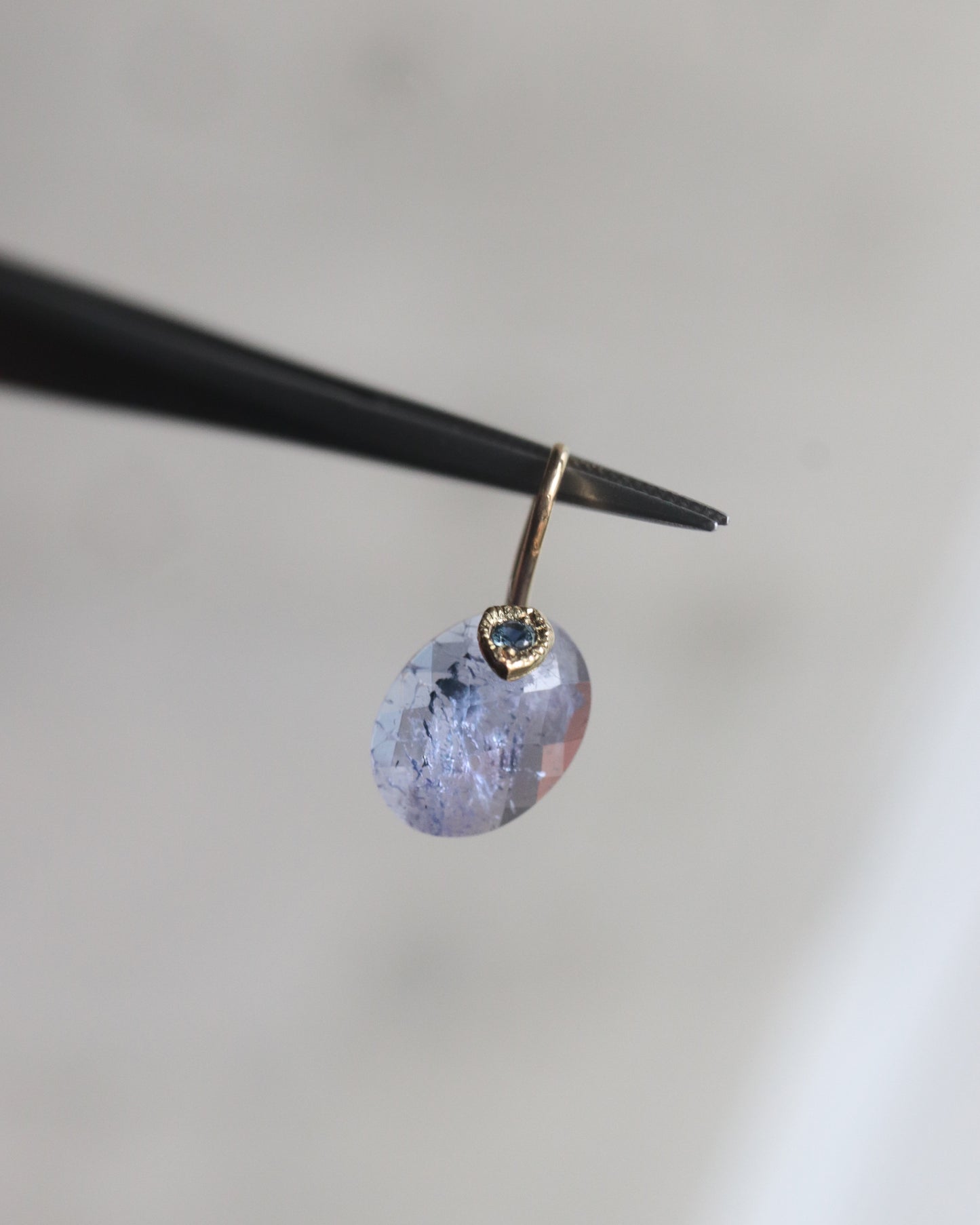 Flat Necklace - Tanzanite -