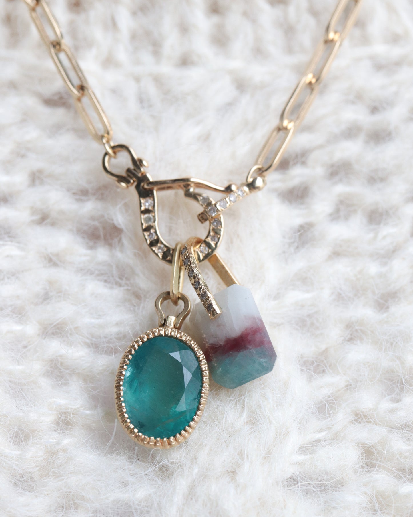 HorseShoe Milgrain Necklace - Grandidierite -