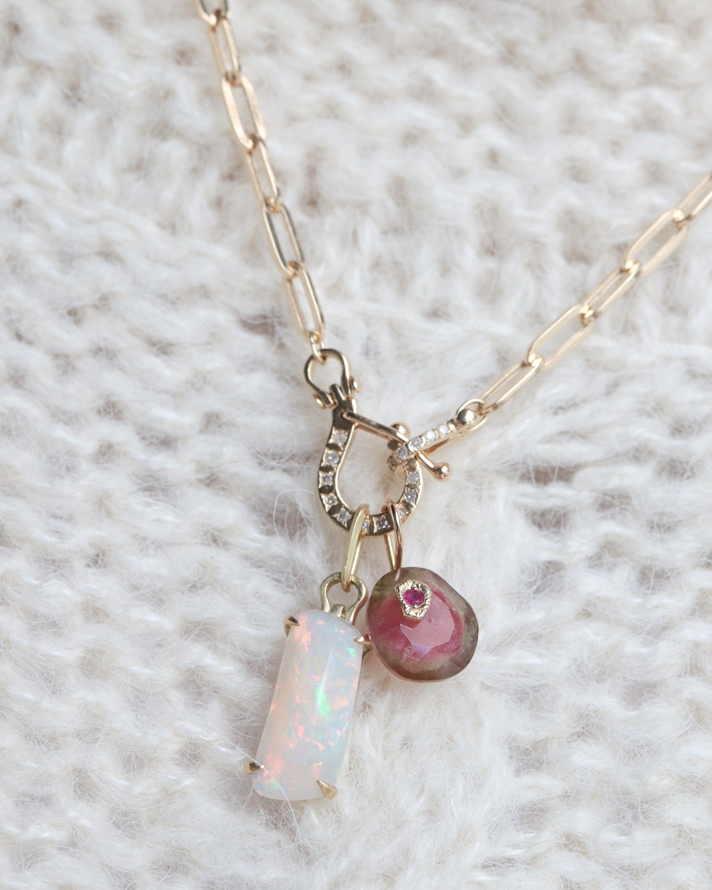 HorseShoe Prong Necklace - Opal -