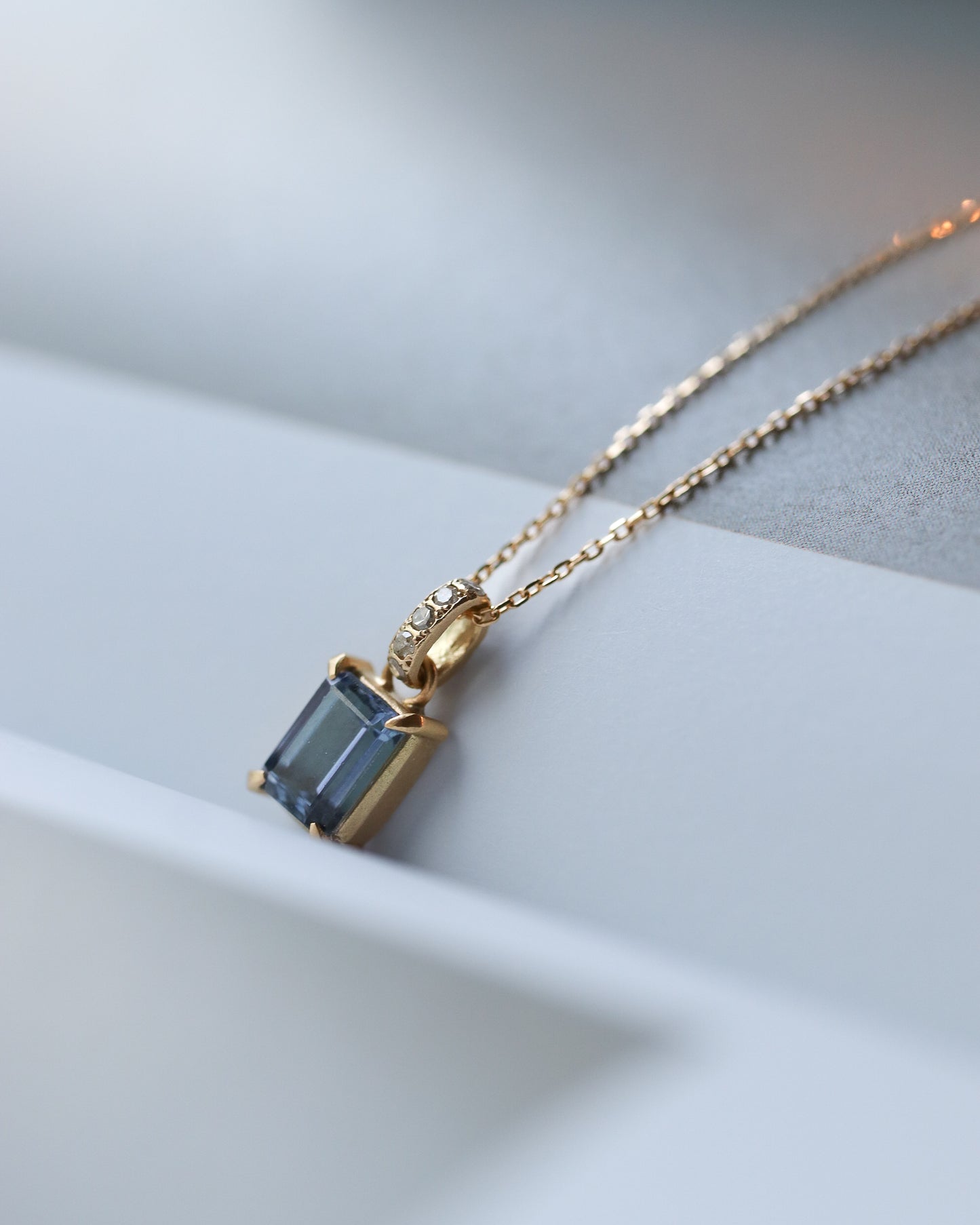 Prong Hibiki Necklace - Tanzanite -