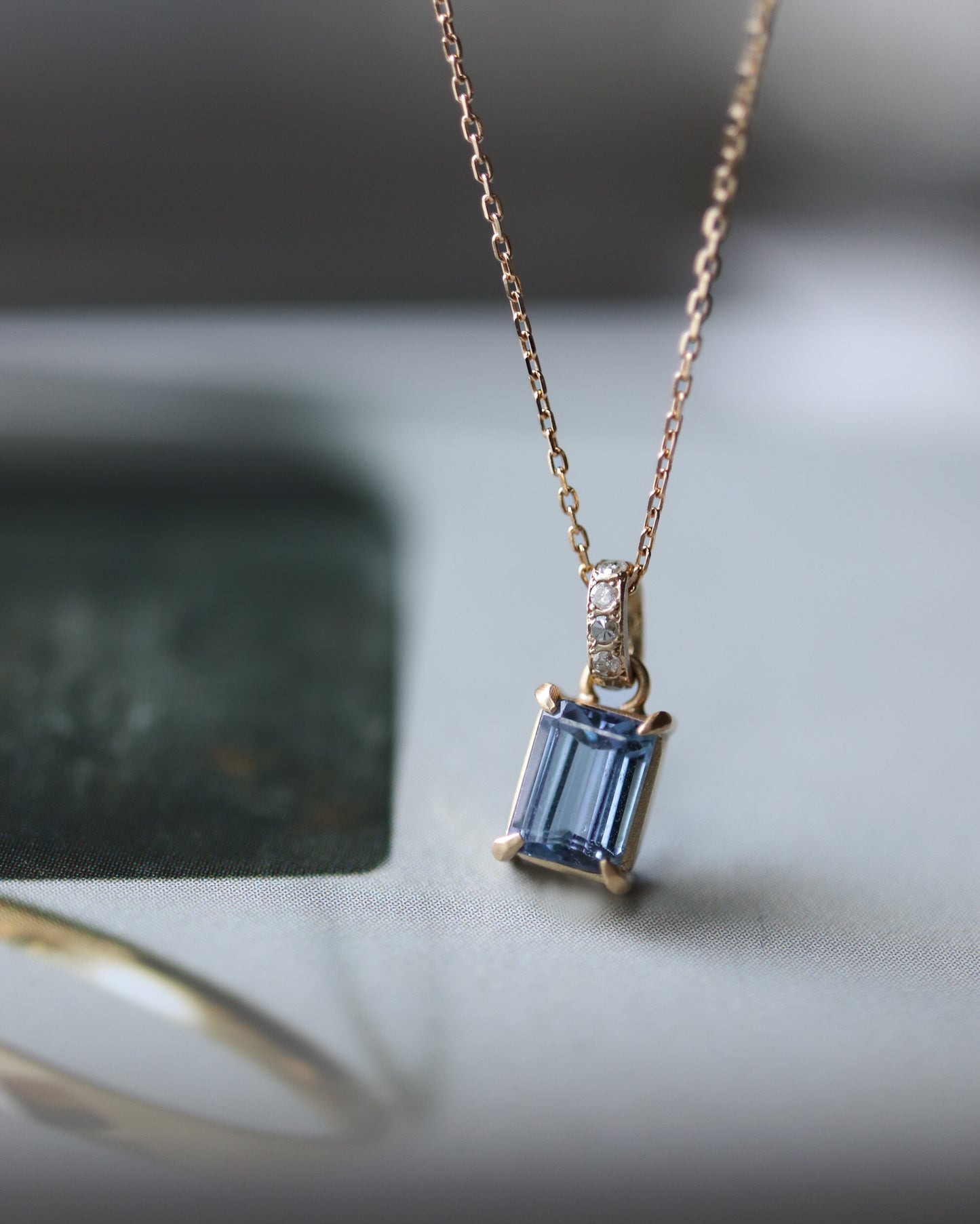 Prong Hibiki Necklace - Tanzanite -