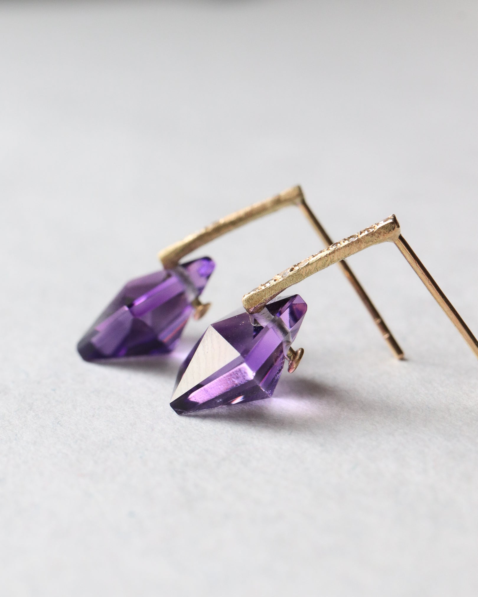Hibiki Stone Pierced Earrings - Amethyst / Diamond -