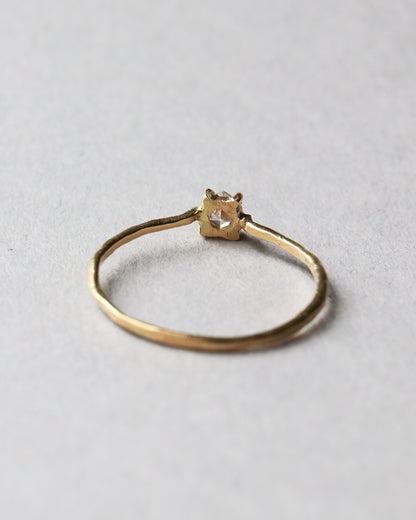 Prong Ring -Diamond -