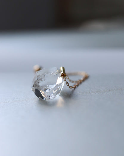 Pipe Pierced Earring - Diamond Quartz -