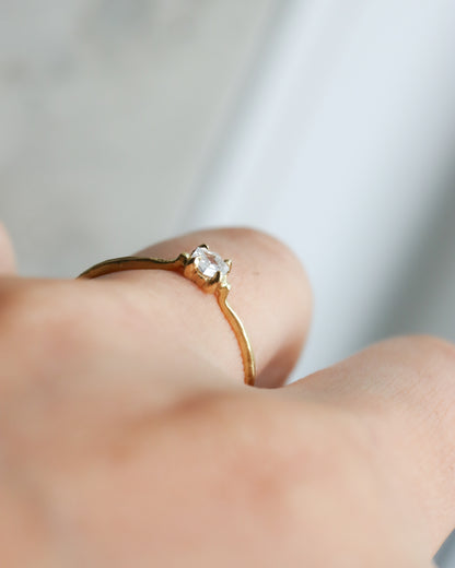 Prong Ring -Diamond -