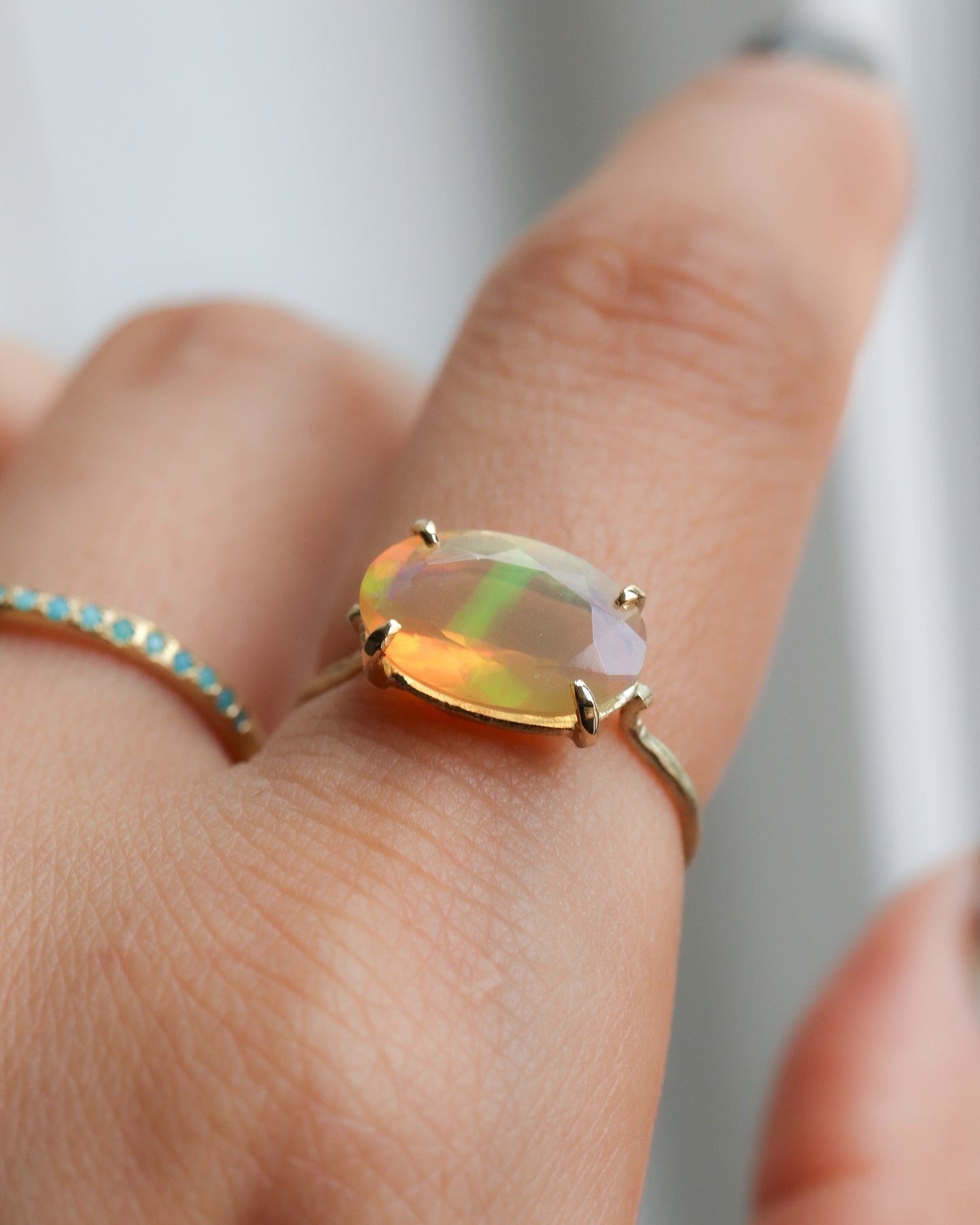 Flat Ring - Opal -