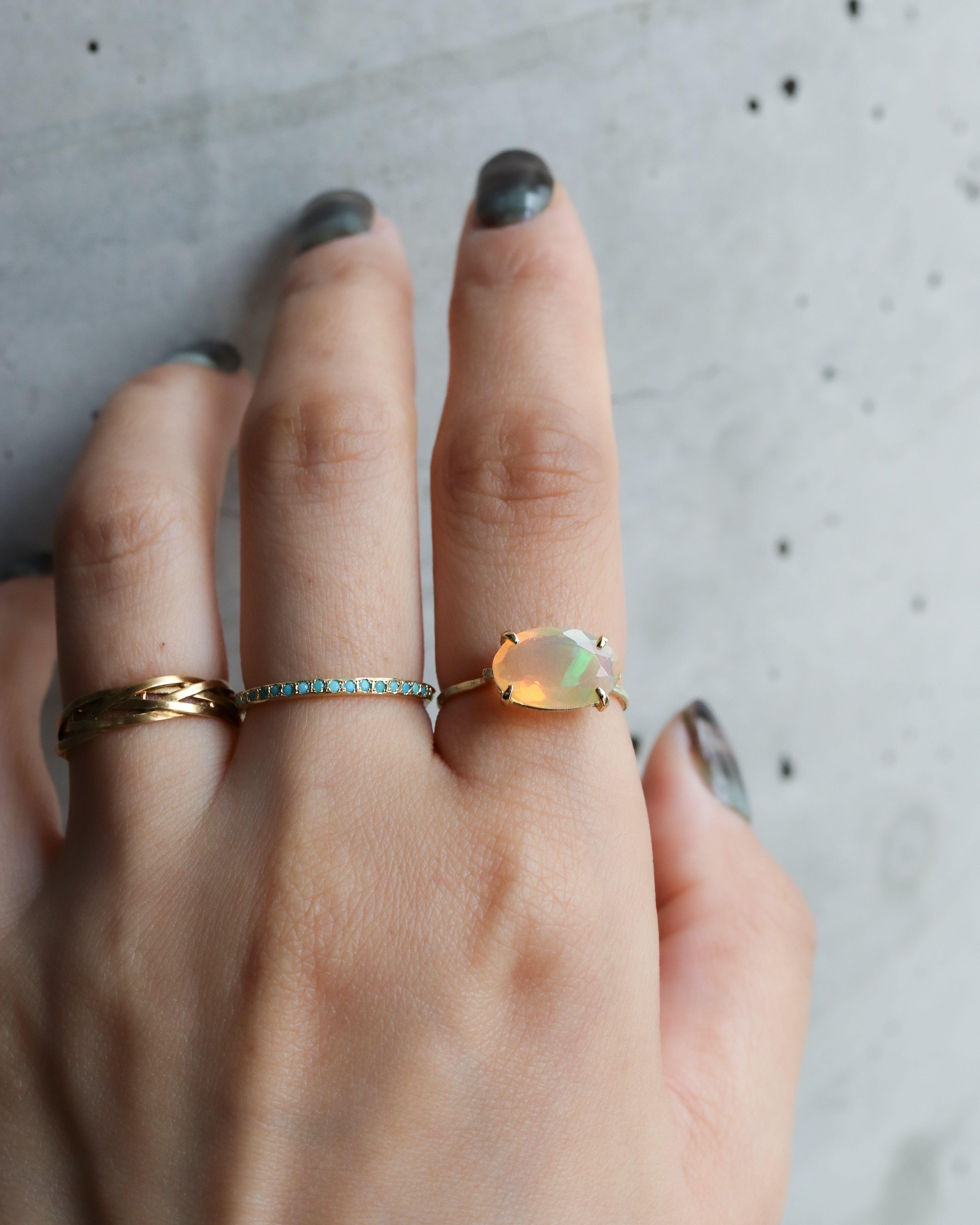 Flat Ring - Opal -