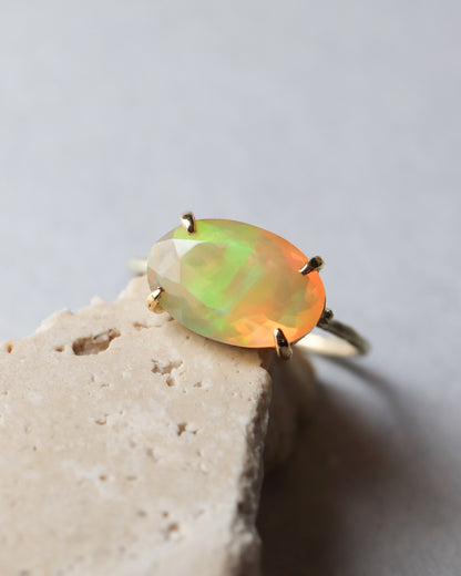 Flat Ring - Opal -