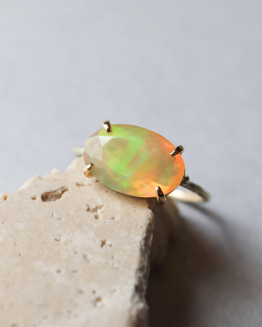 Flat Ring - Opal -