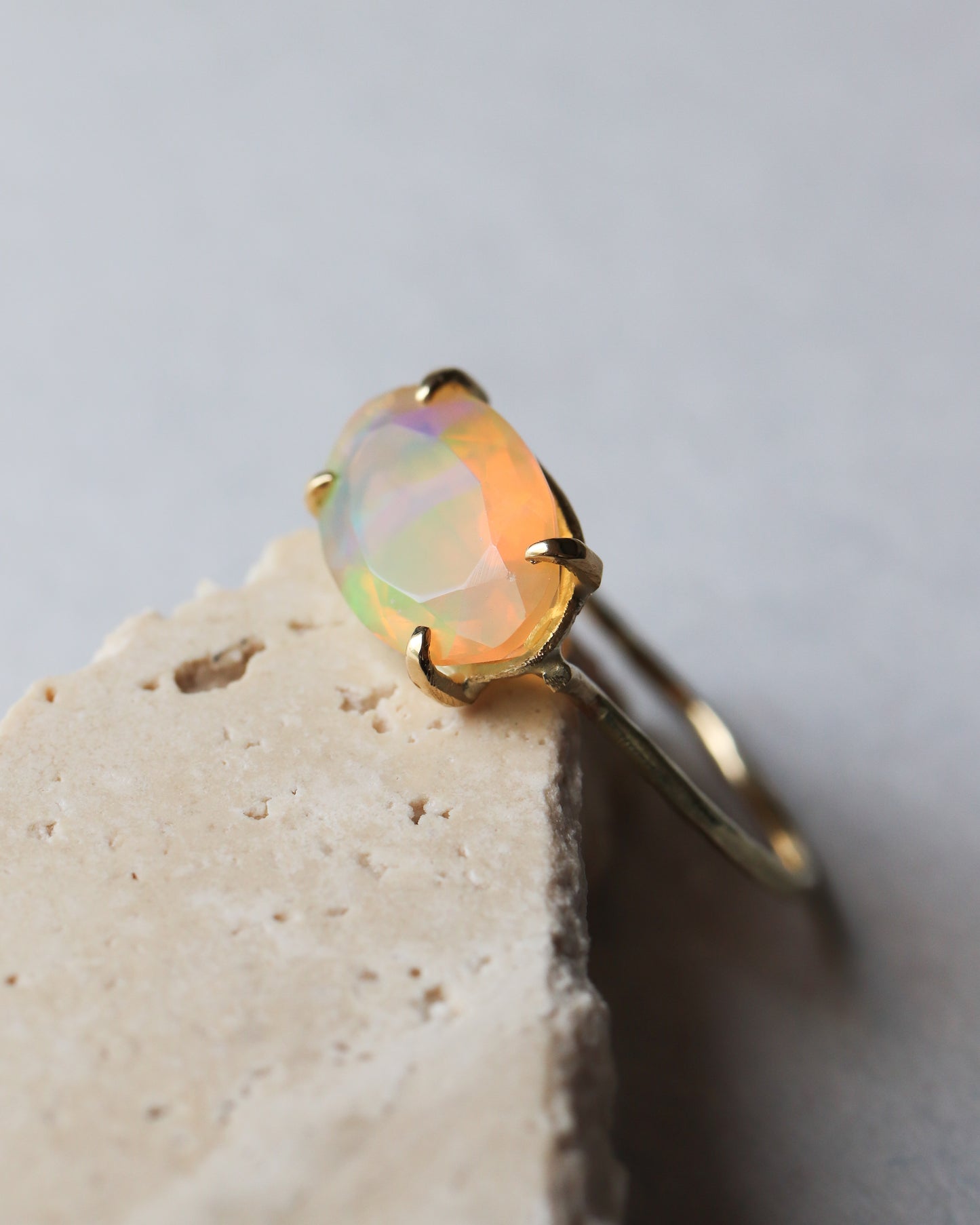Flat Ring - Opal -