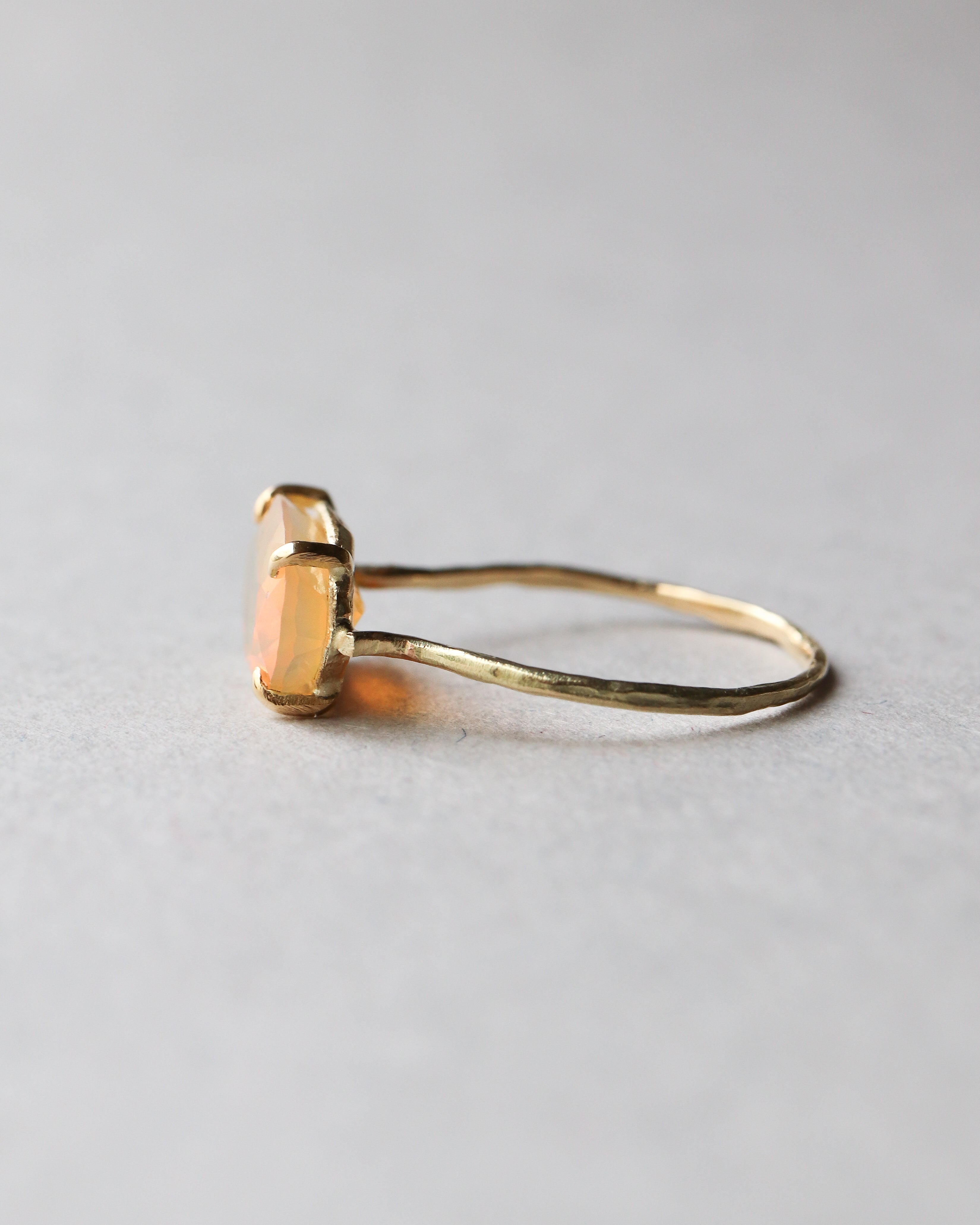 Flat Ring - Opal -