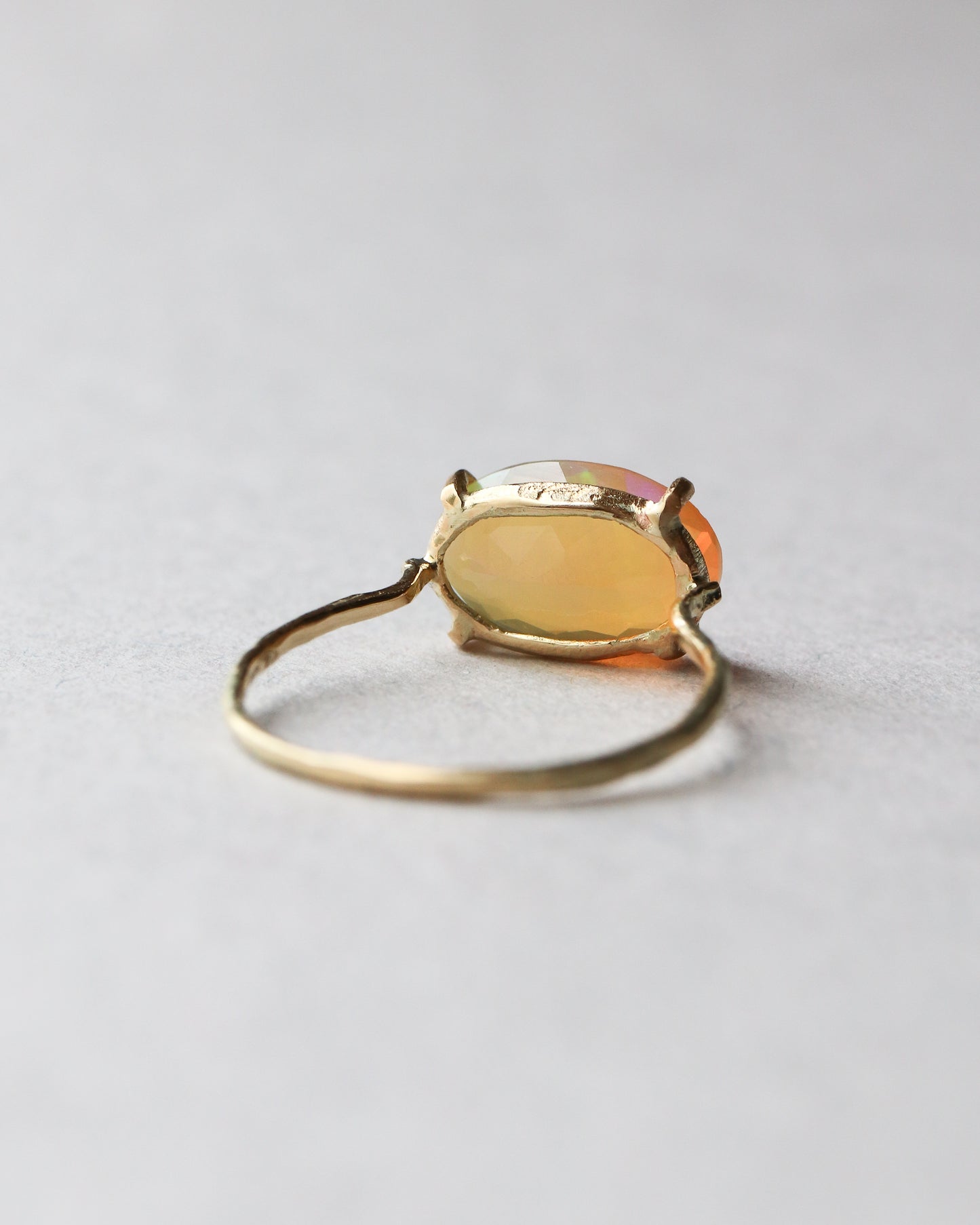 Flat Ring - Opal -