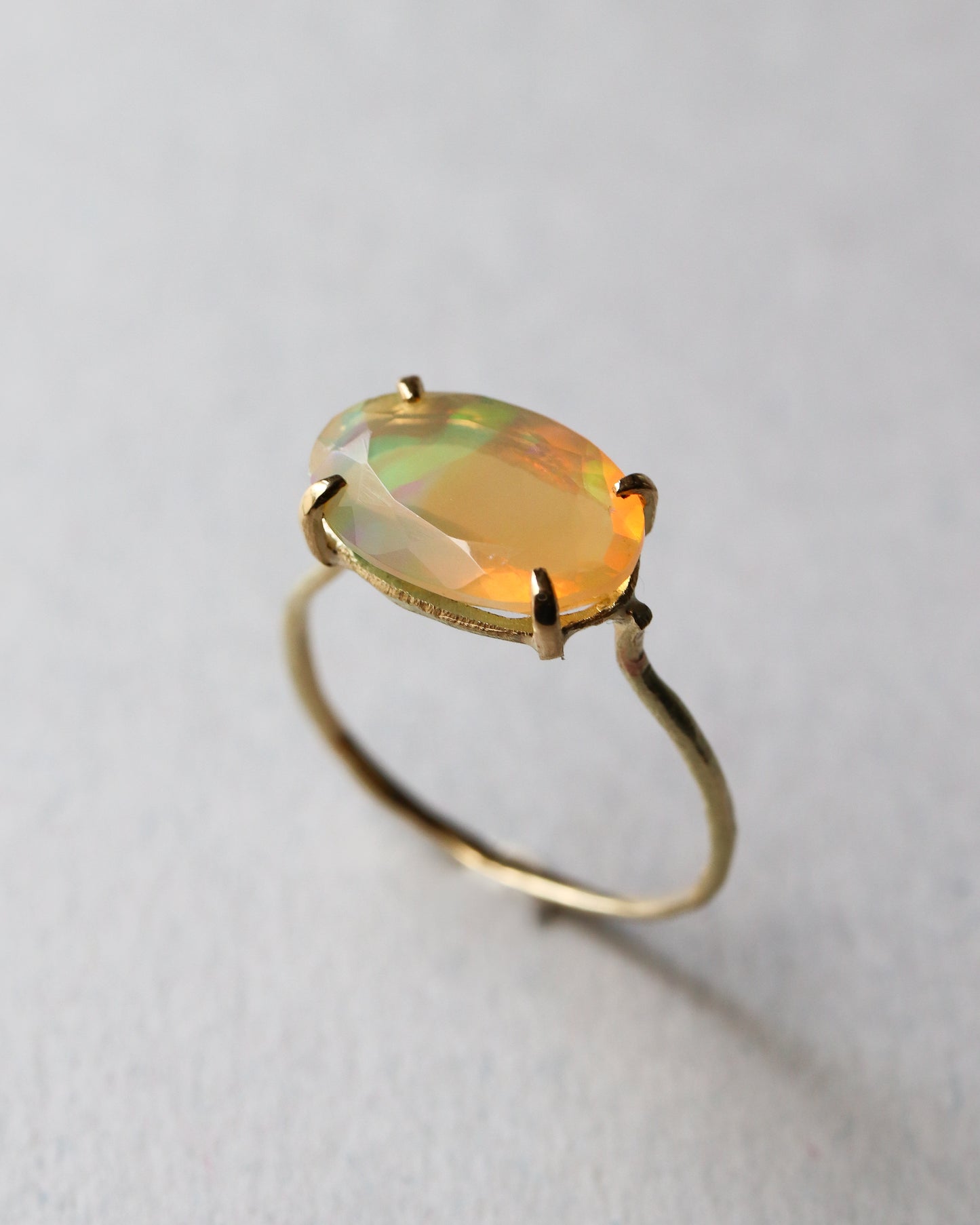 Flat Ring - Opal -