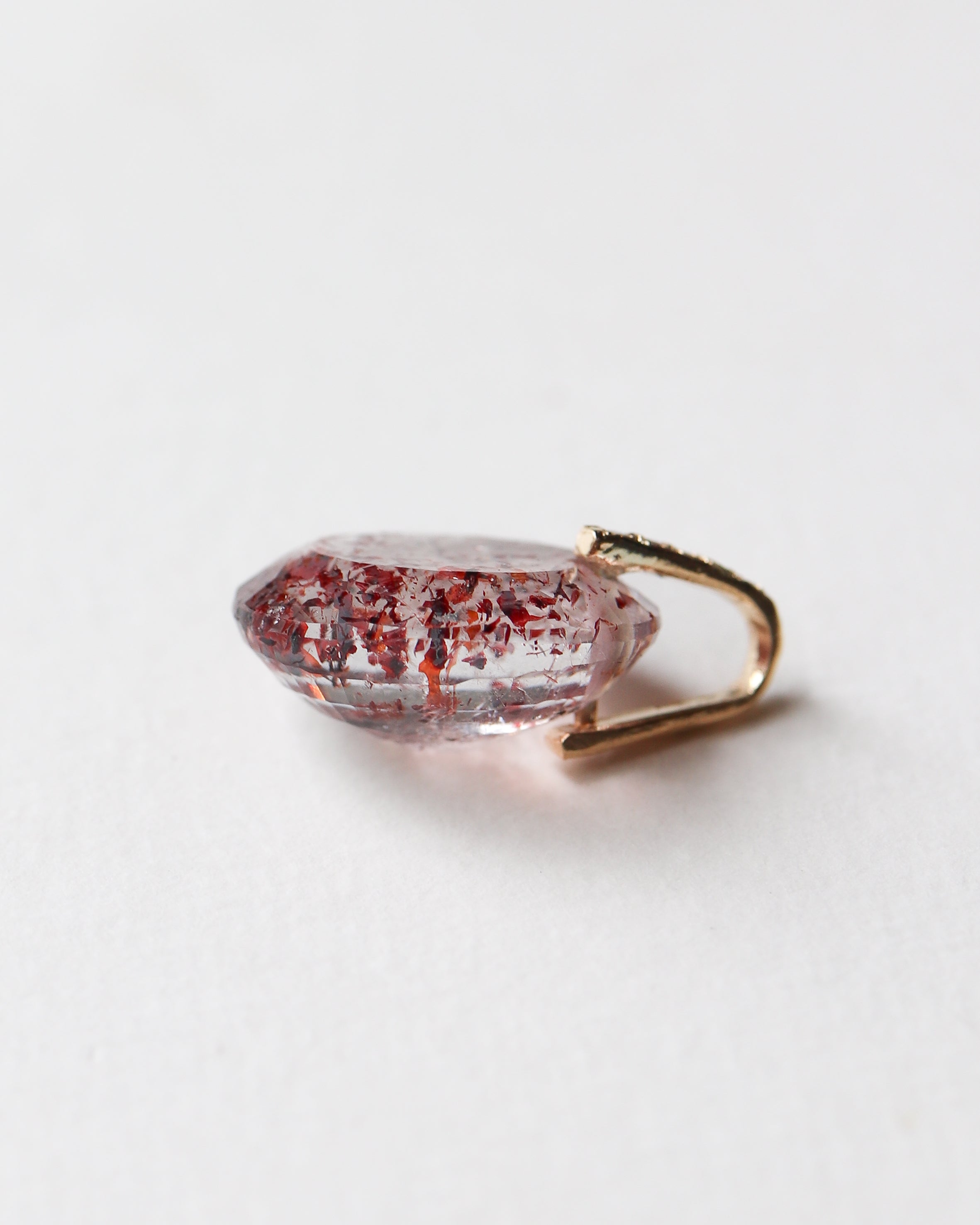 Hibiki Stone Necklace - Strawberry Quartz -