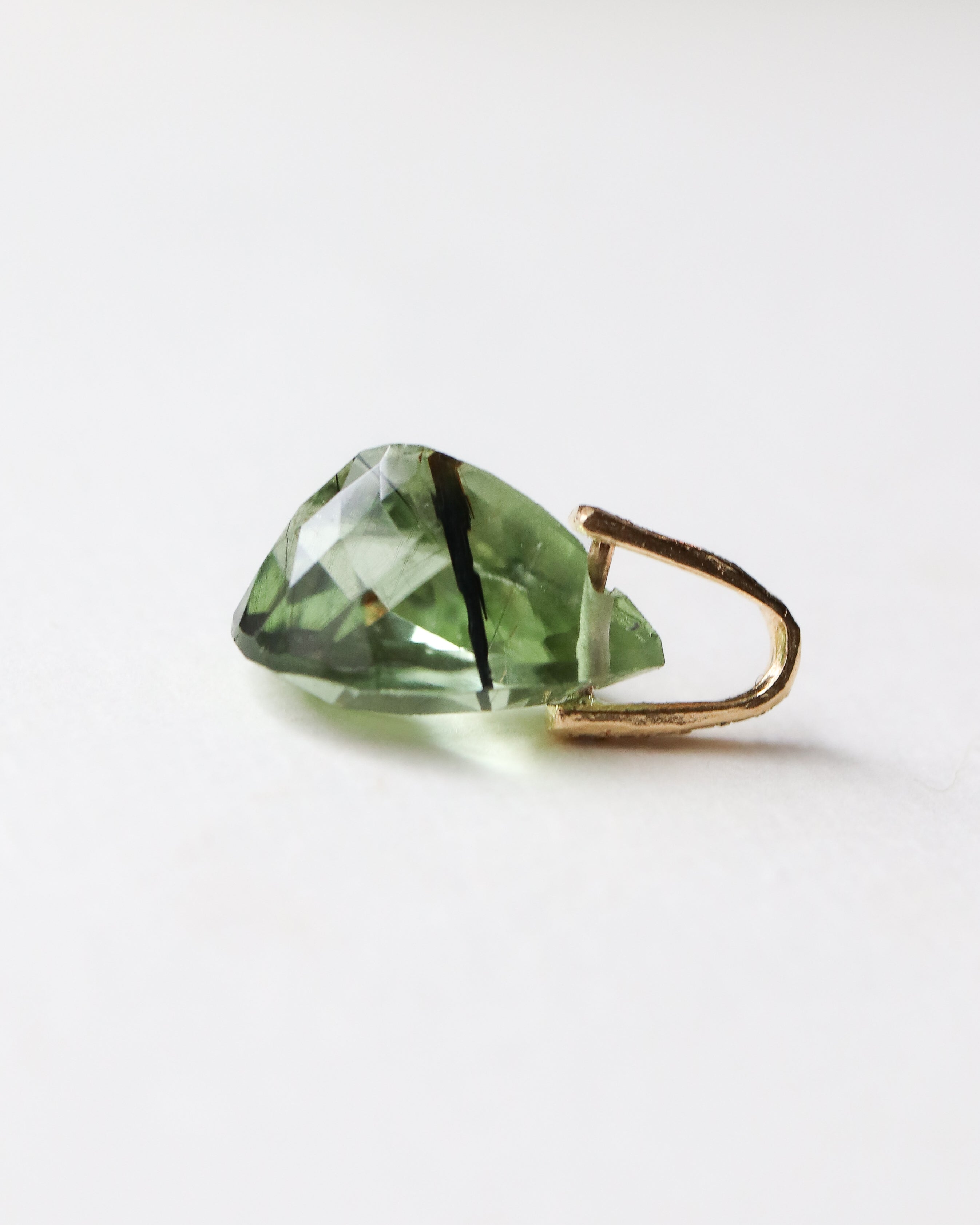 Hibiki Stone Necklace - Peridot Rutile -