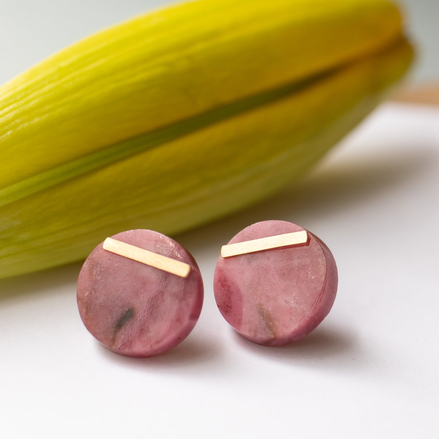 Bar stone pierced earrings - Rhodonite -