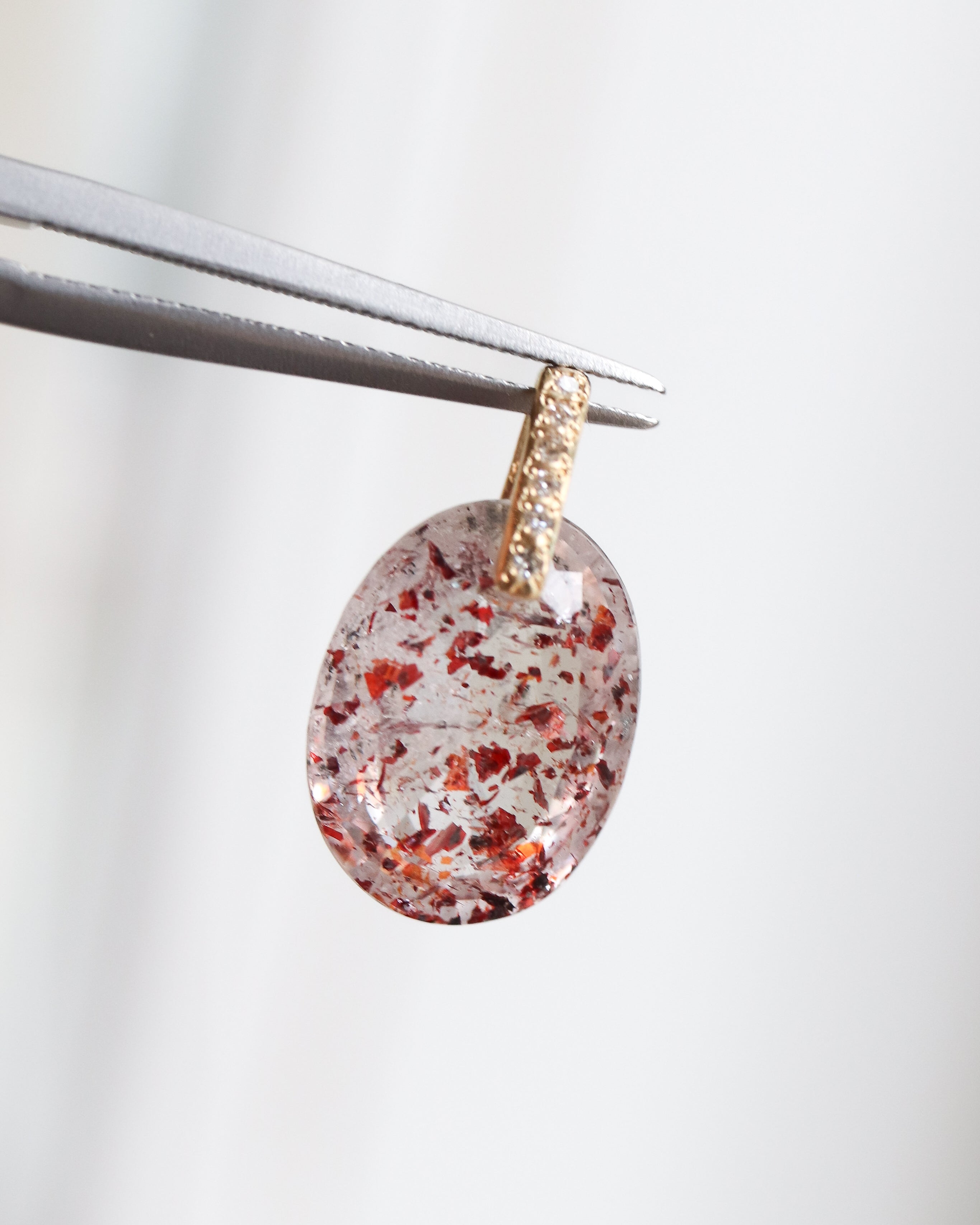 Hibiki Stone Necklace - Strawberry Quartz -