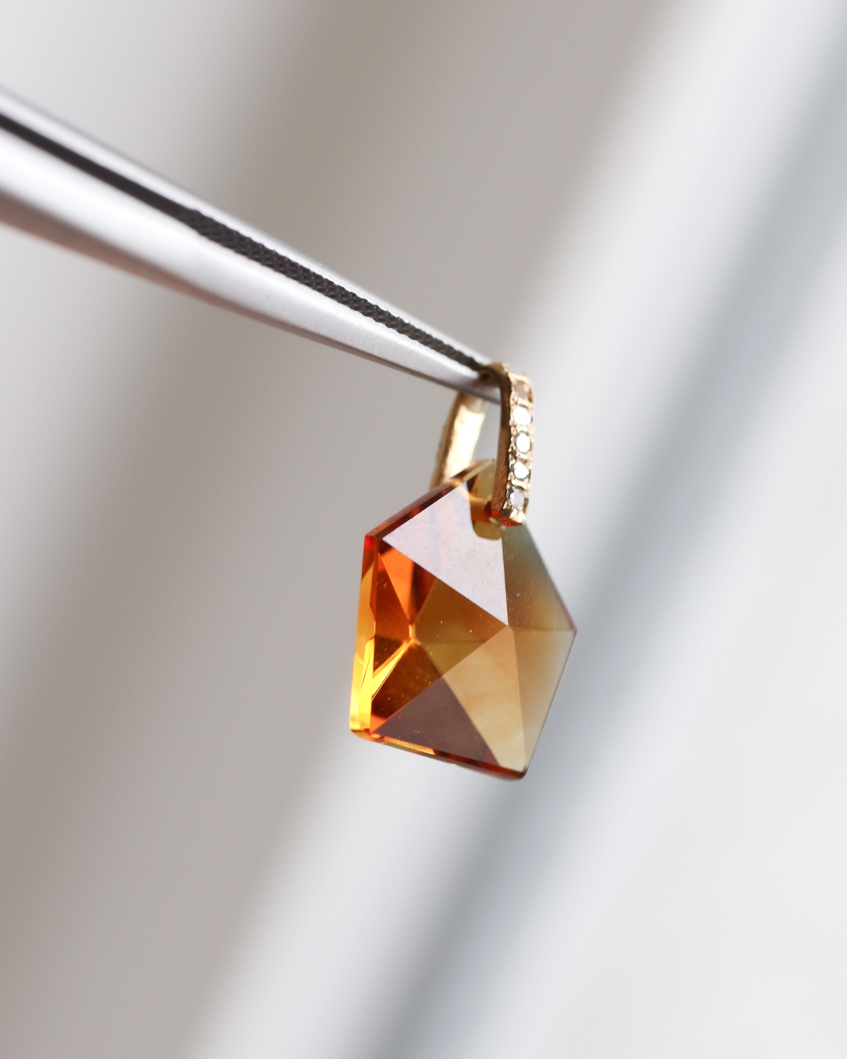 Hibiki Stone Necklace - Citrine -