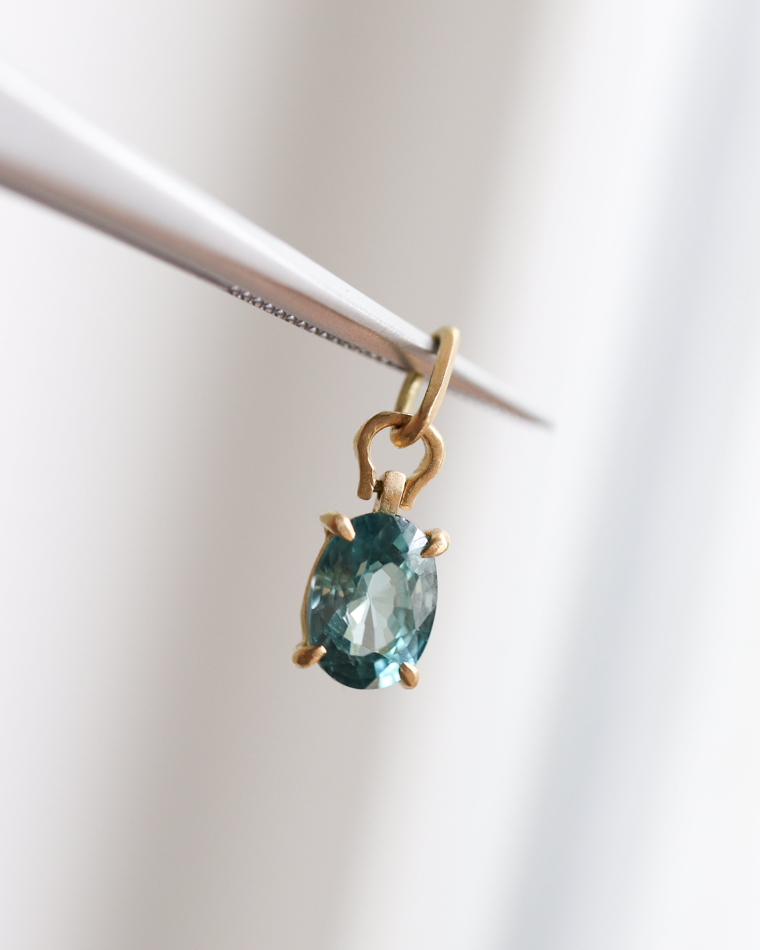 Horse Shoe Prong Necklace - Blue Zircon -