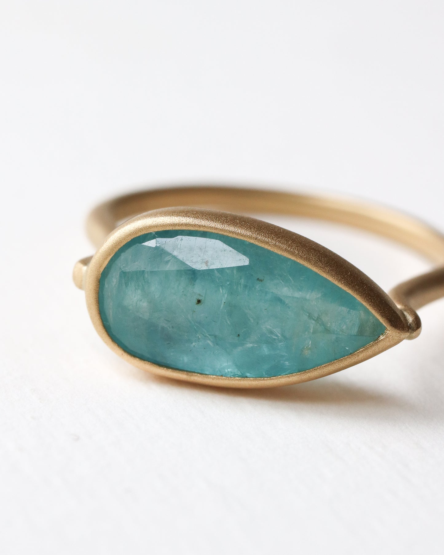 Collet Ring - Grandidierite -